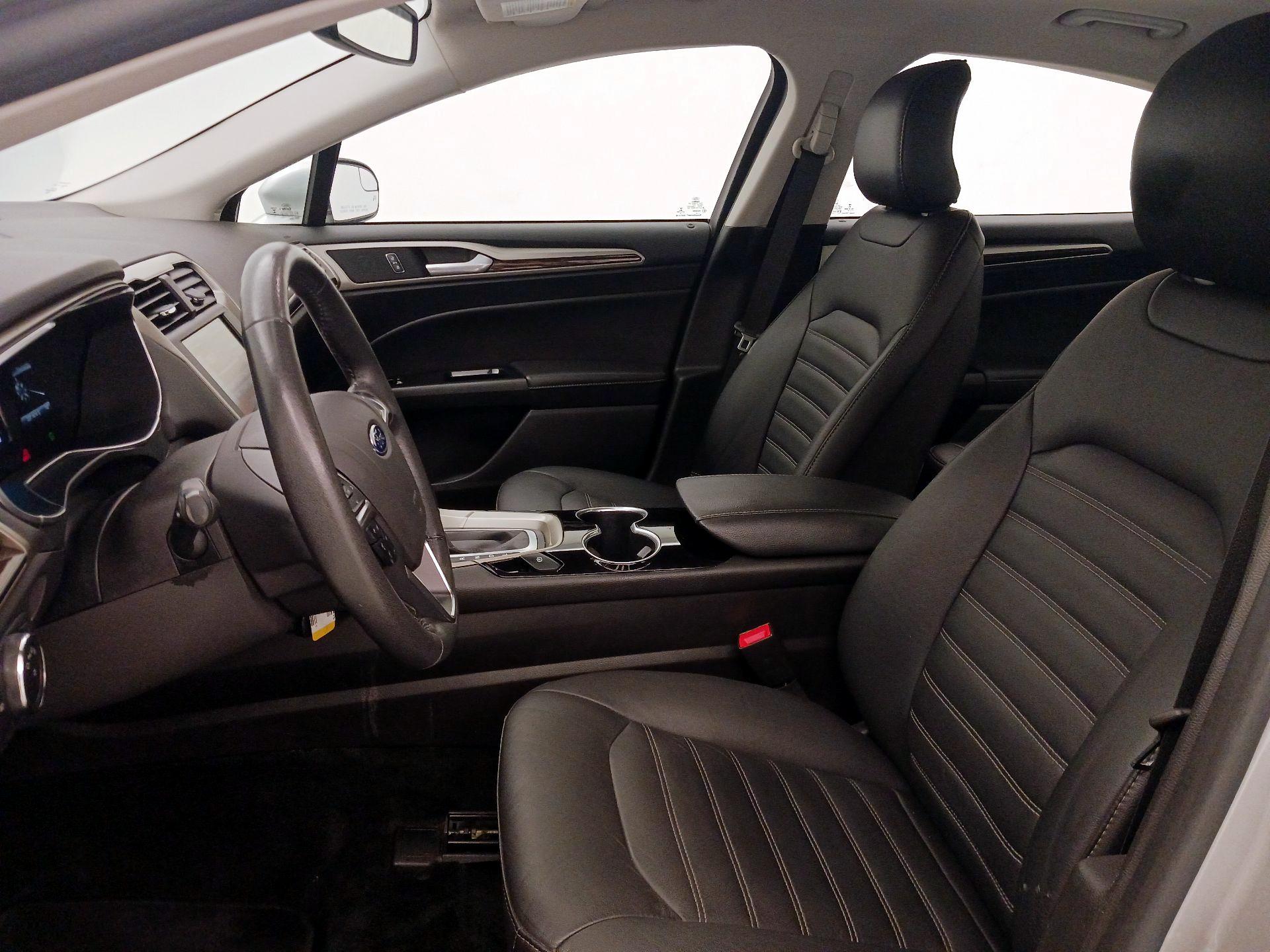 Thumbnail: 2016 Ford Fusion - 11