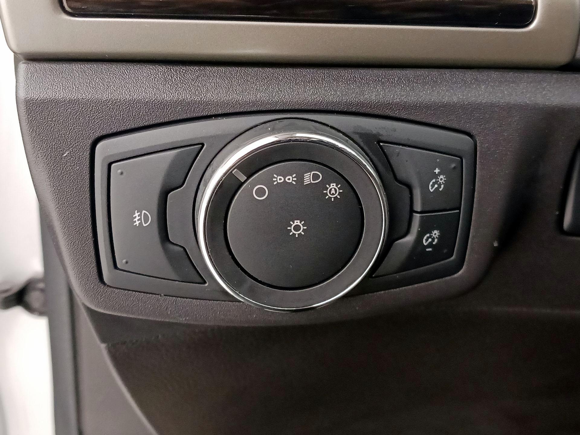 Thumbnail: 2016 Ford Fusion - 13