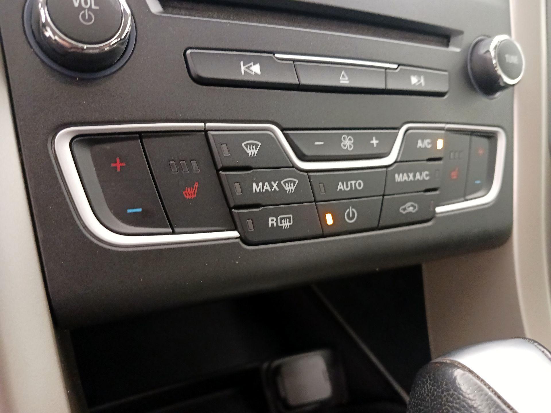 Thumbnail: 2016 Ford Fusion - 16