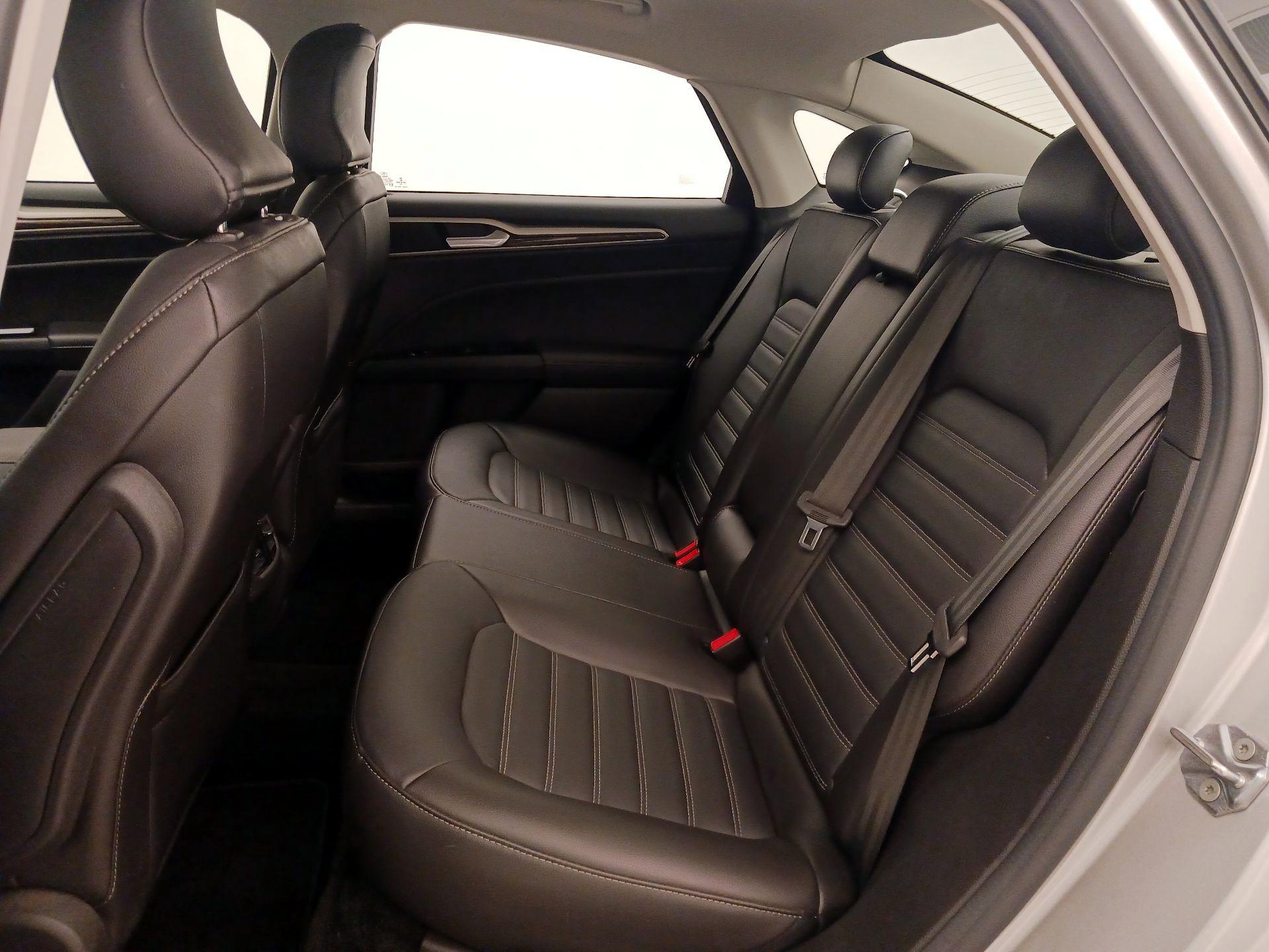 Thumbnail: 2016 Ford Fusion - 19