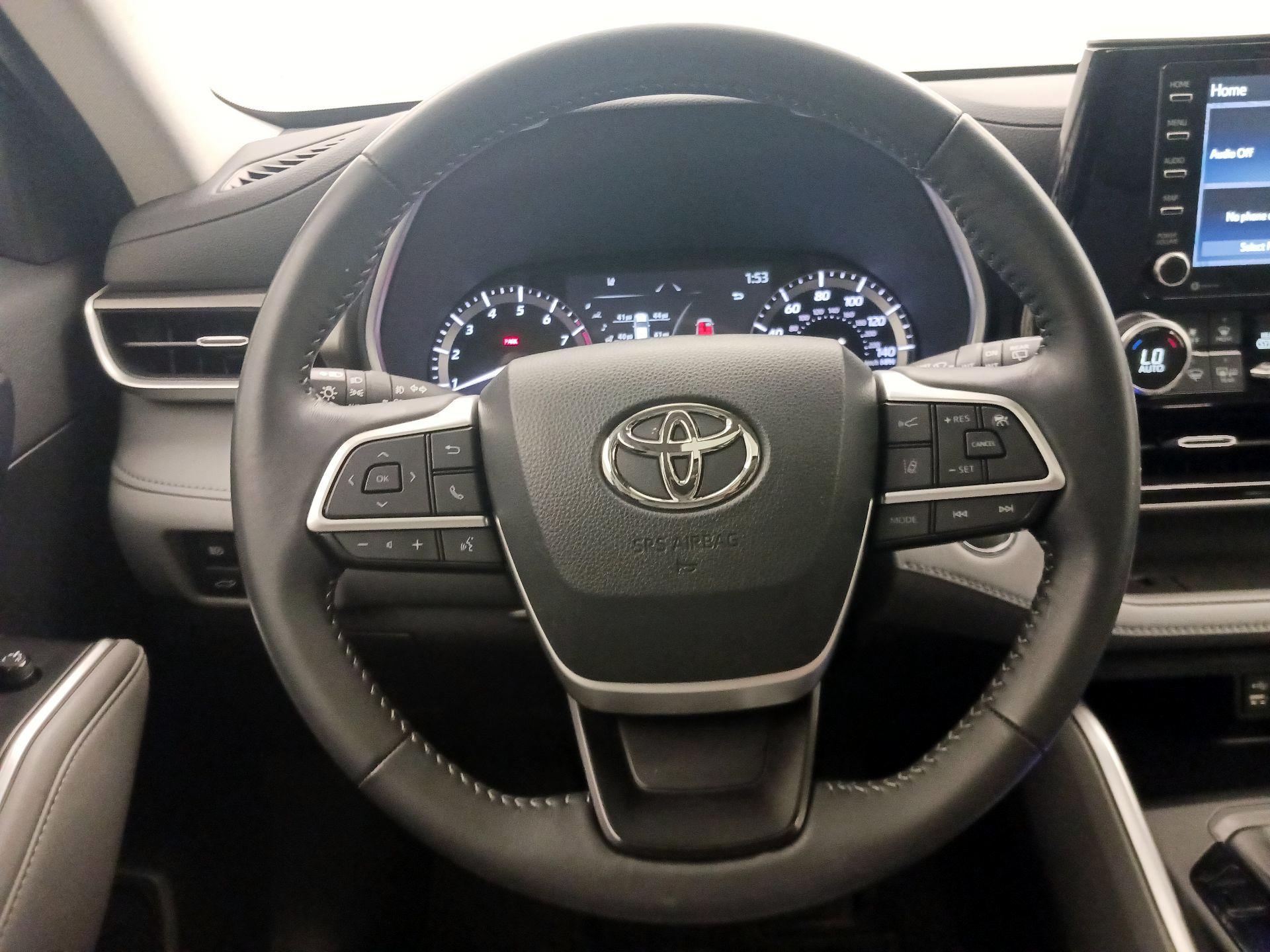 Thumbnail: 2022 Toyota Highlander - 10