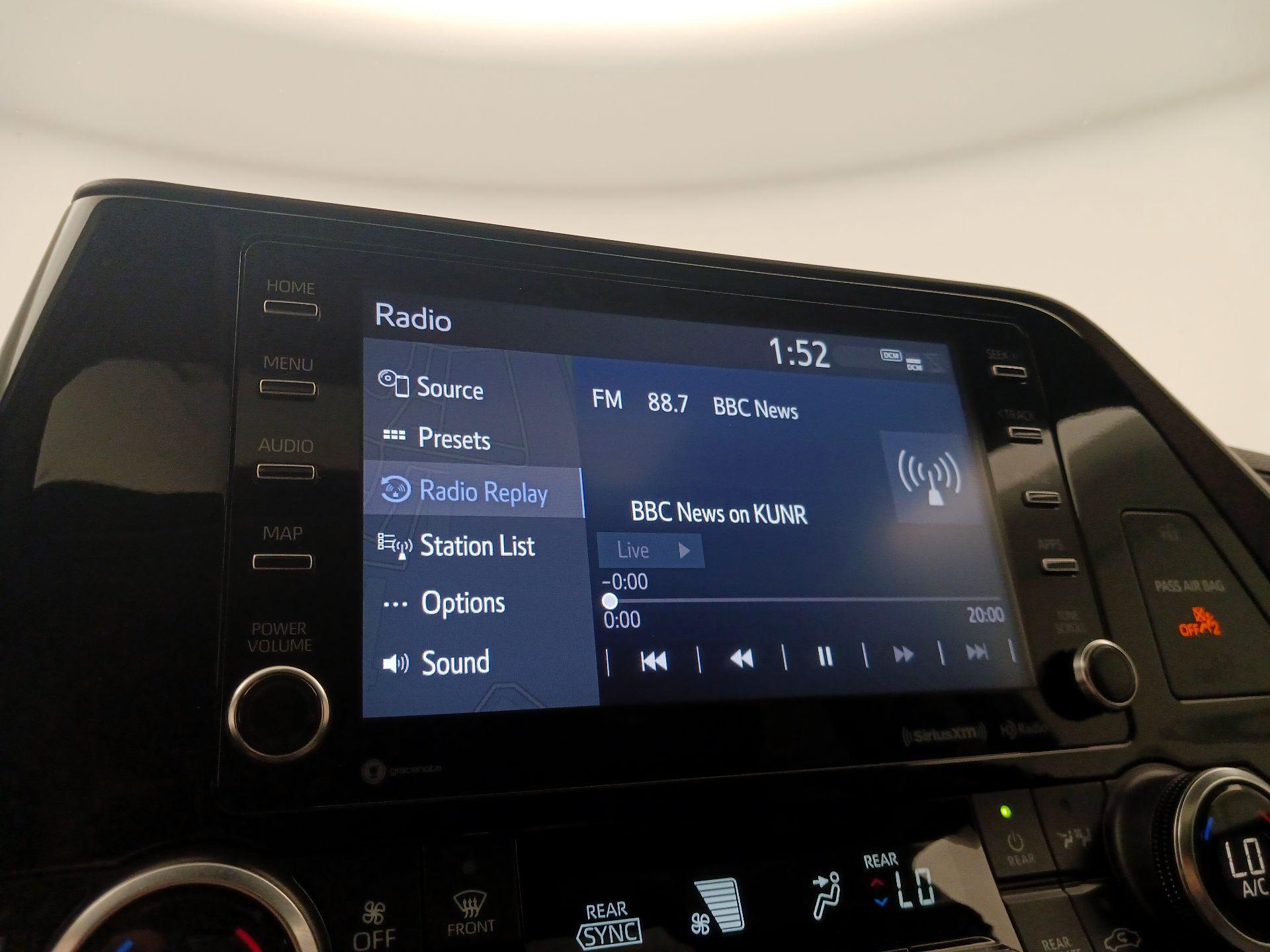 Thumbnail: 2022 Toyota Highlander - 16