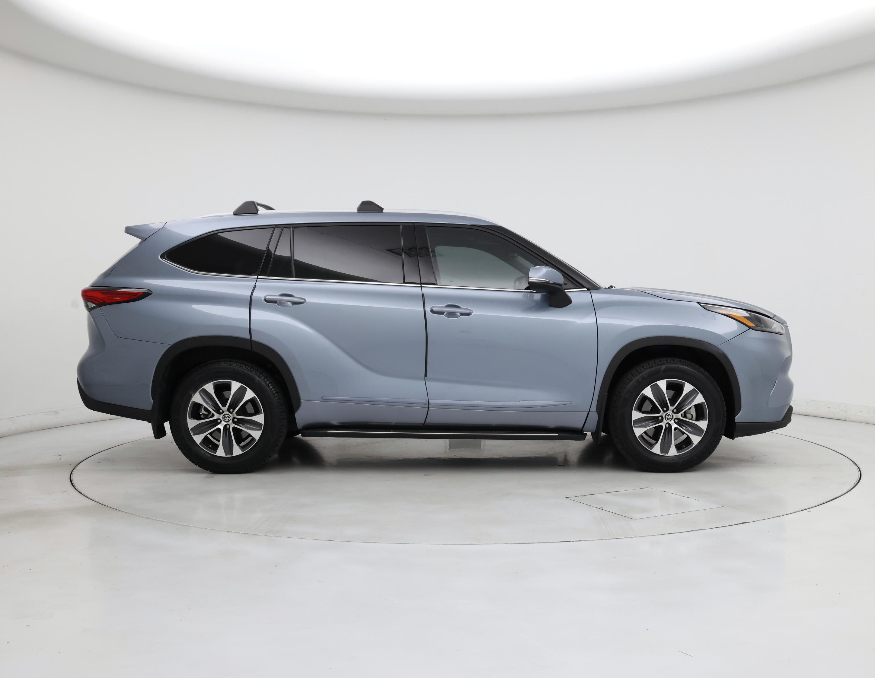 Thumbnail: 2022 Toyota Highlander - 7