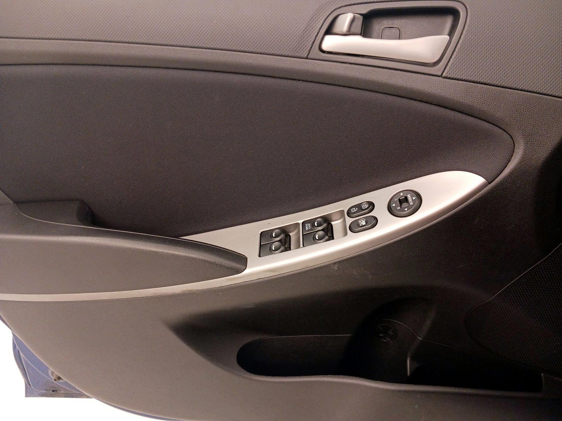 Thumbnail: 2015 Hyundai Accent - 12