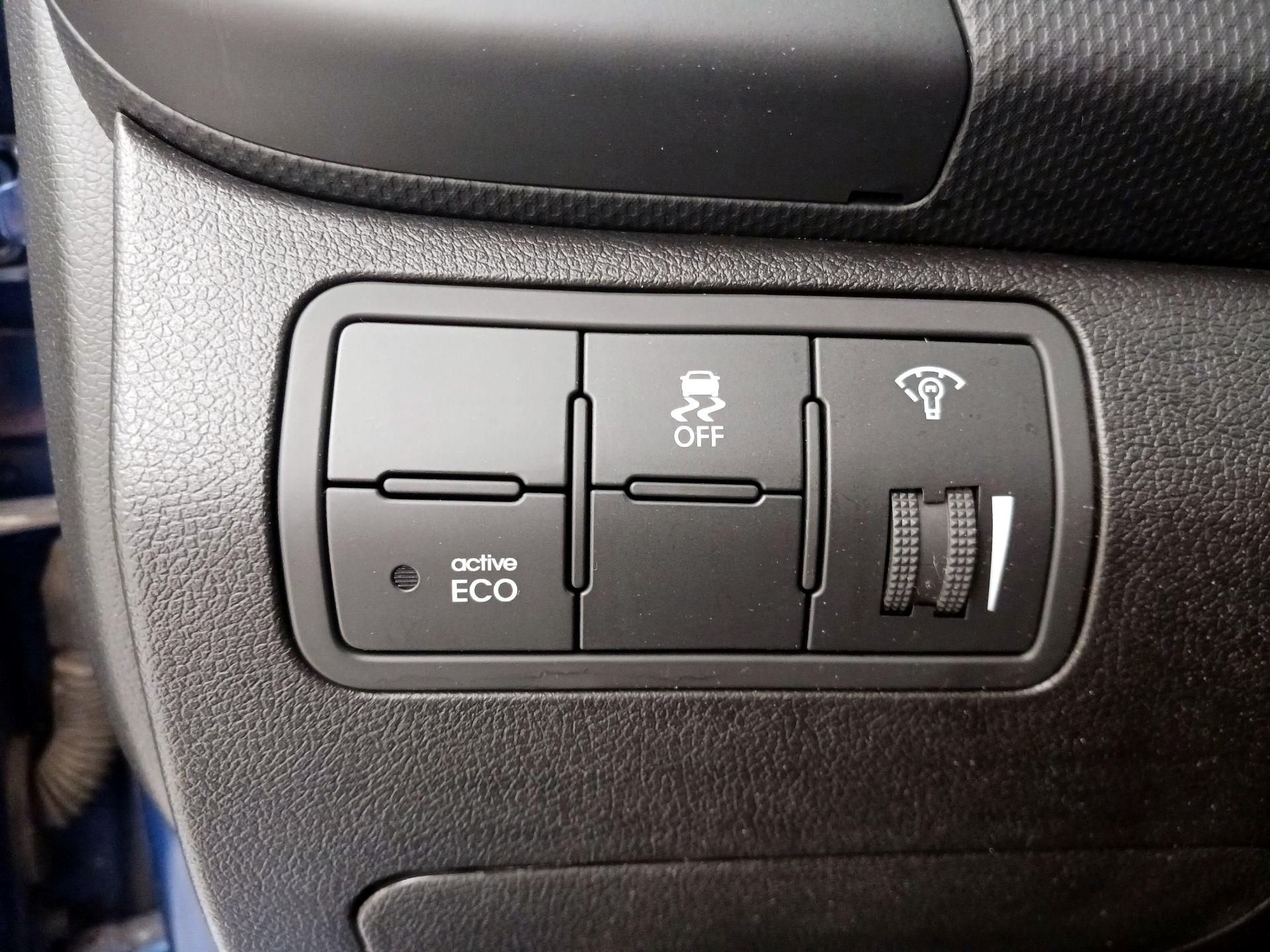 Thumbnail: 2015 Hyundai Accent - 13