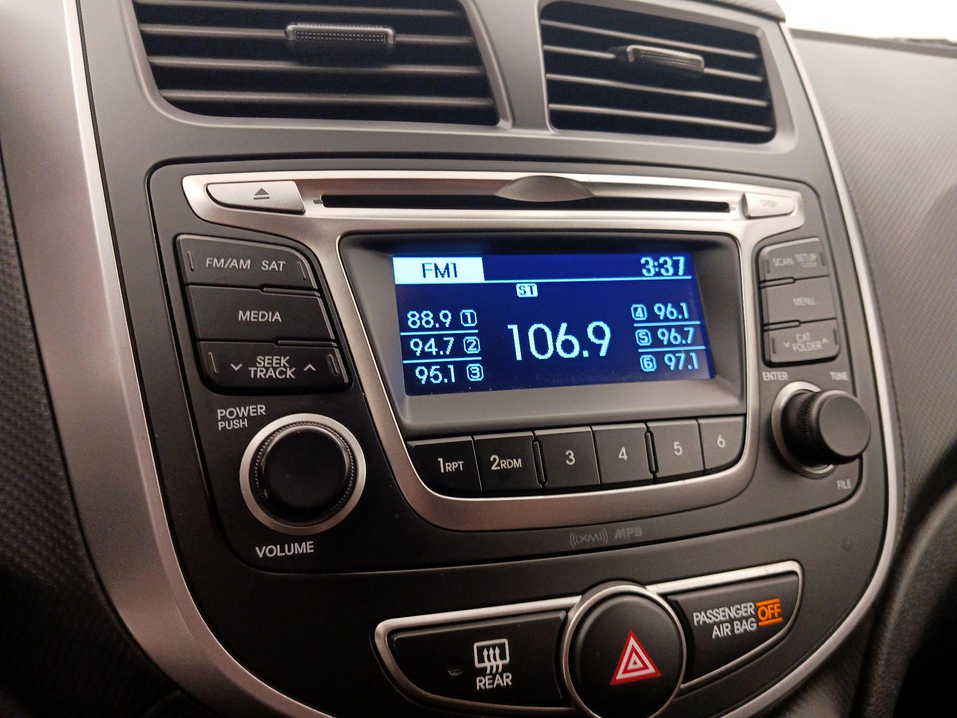 Thumbnail: 2015 Hyundai Accent - 14
