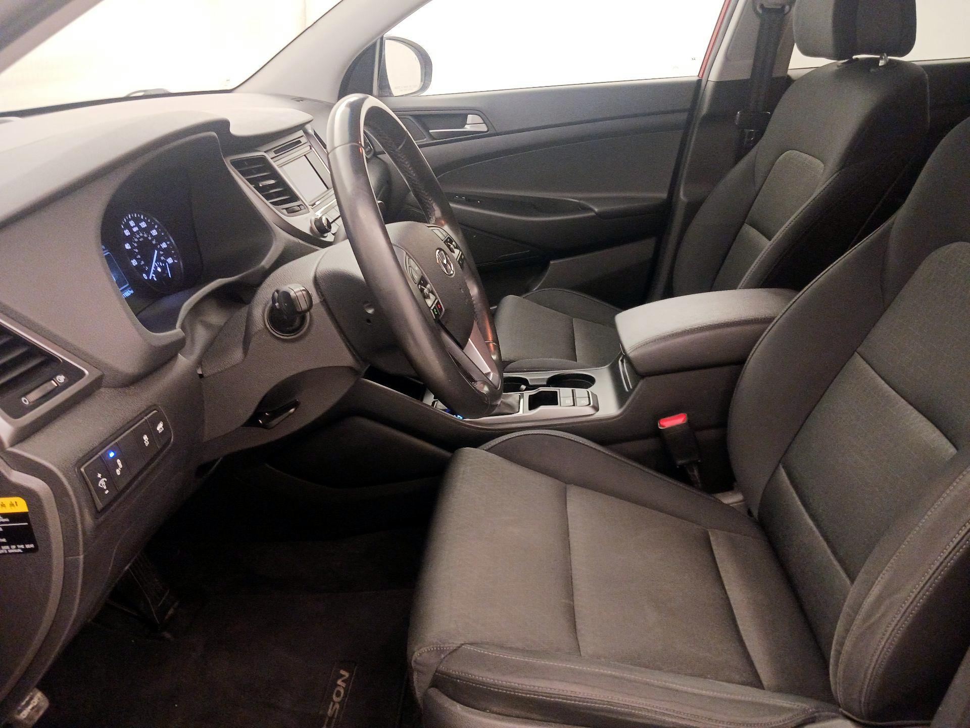 Thumbnail: 2016 Hyundai Tucson - 11