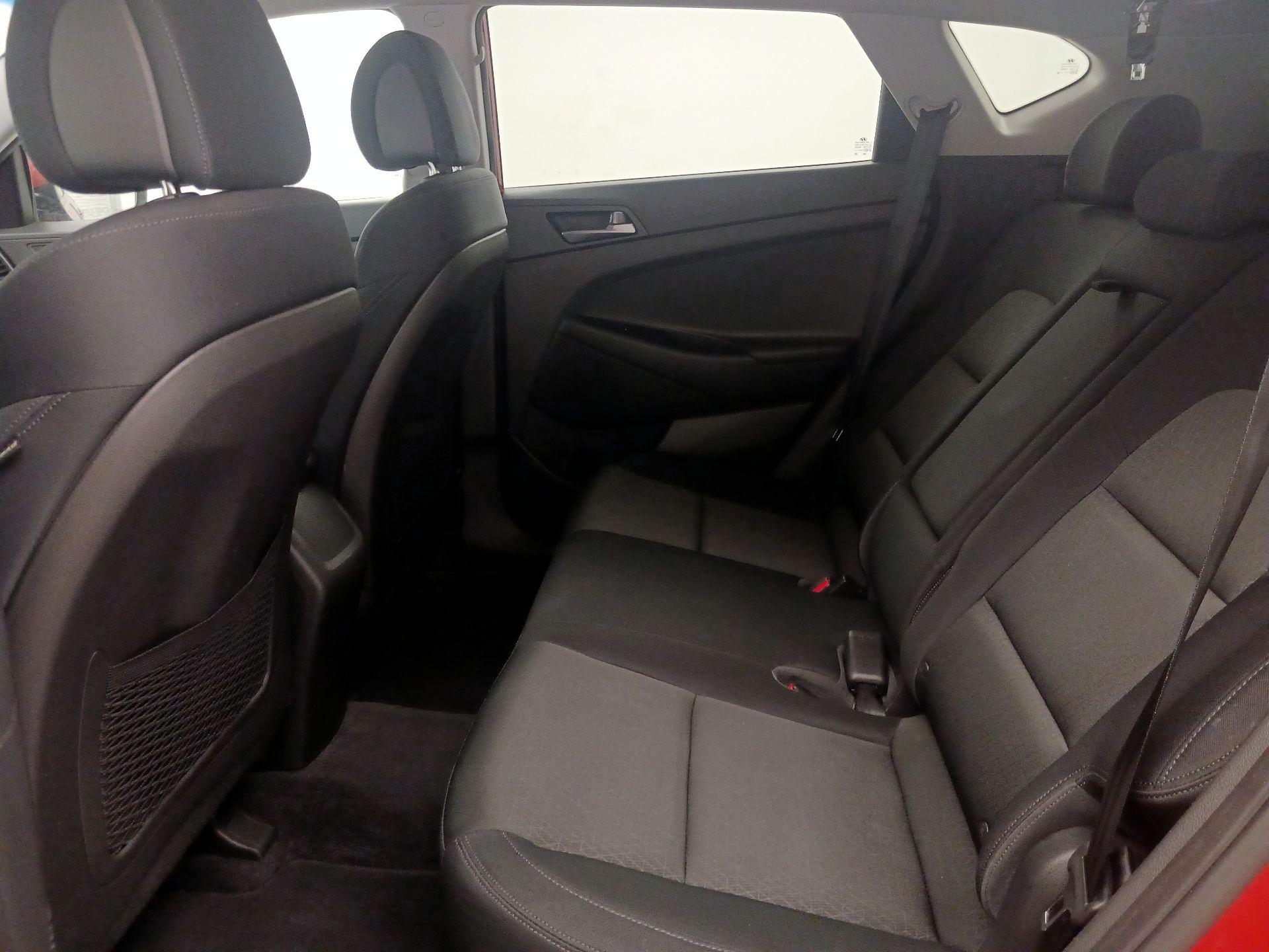 Thumbnail: 2016 Hyundai Tucson - 18