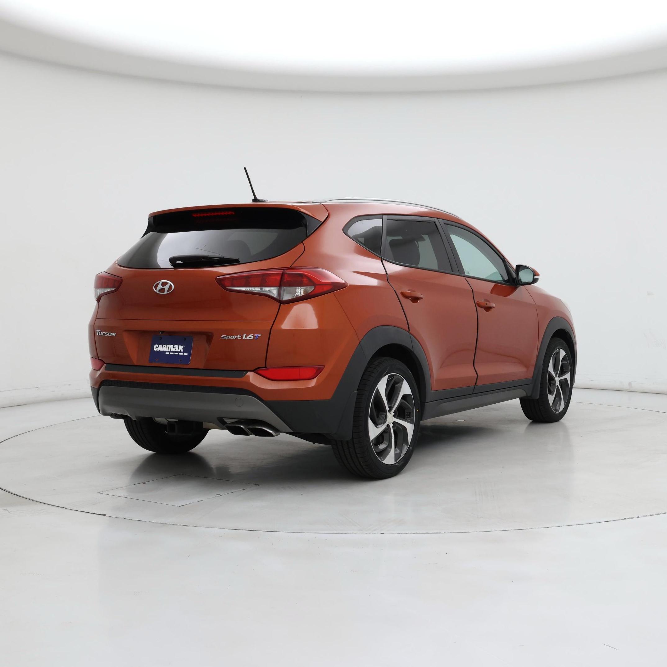 Thumbnail: 2016 Hyundai Tucson - 8