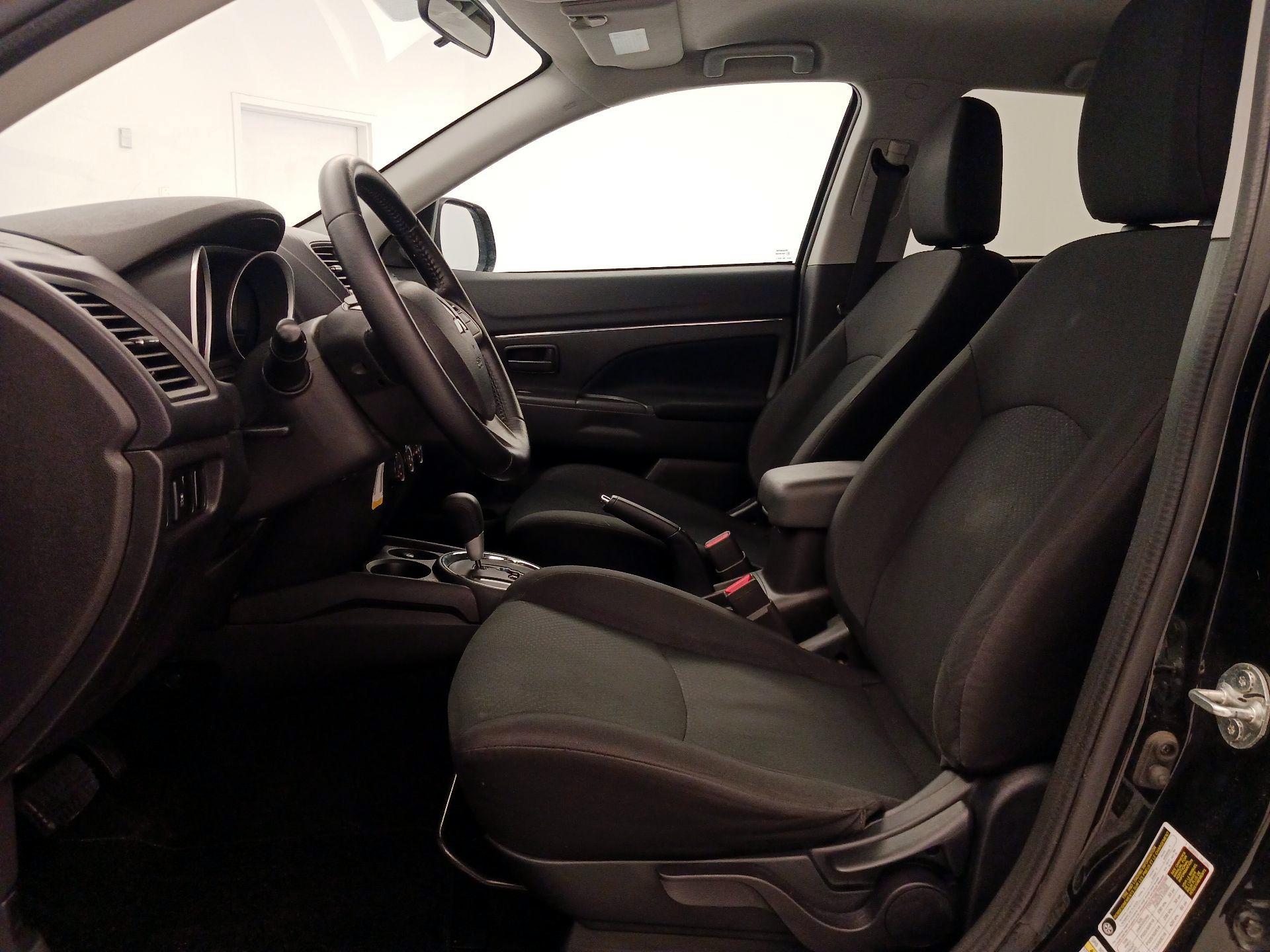 Thumbnail: 2015 Mitsubishi Outlander Sport - 11