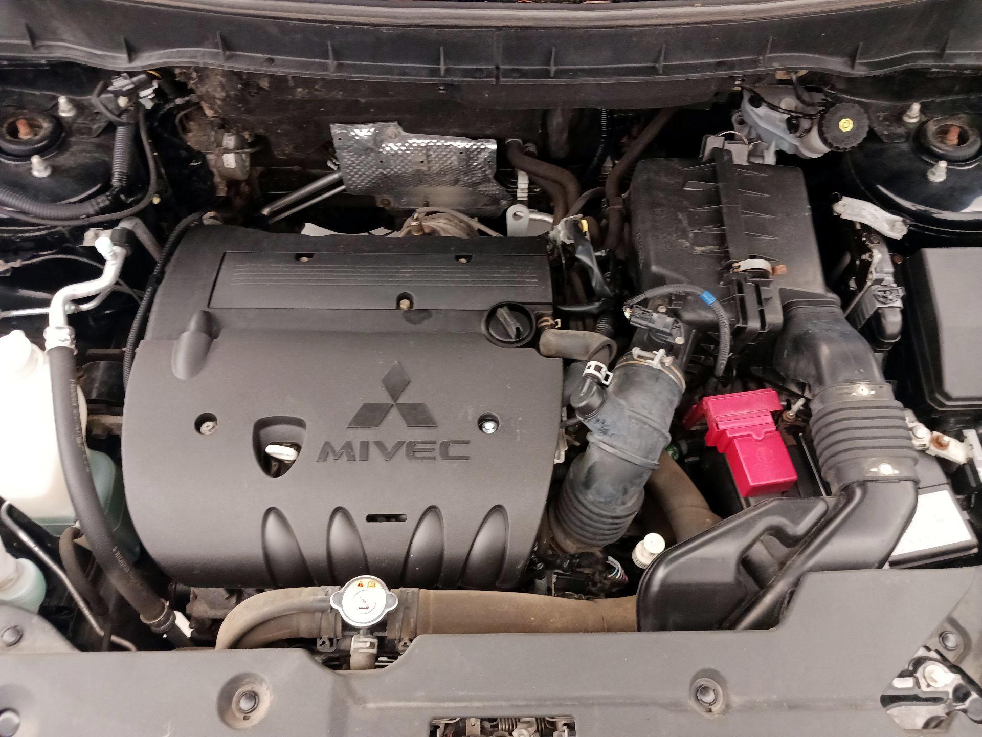 Thumbnail: 2015 Mitsubishi Outlander Sport - 19