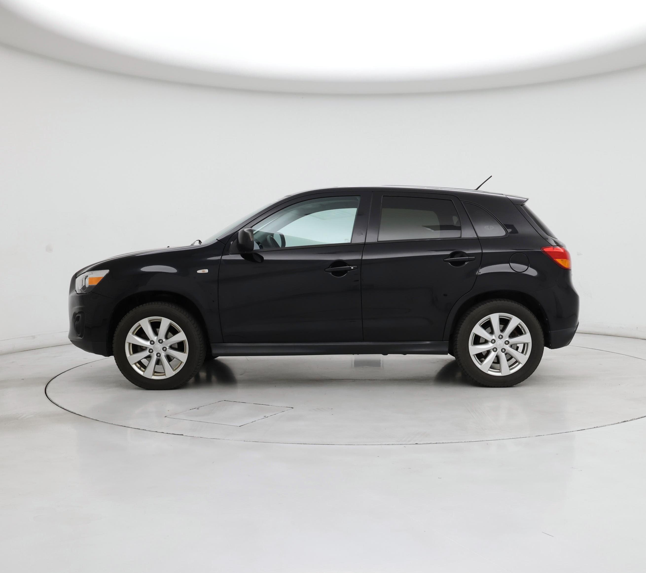 Thumbnail: 2015 Mitsubishi Outlander Sport - 3