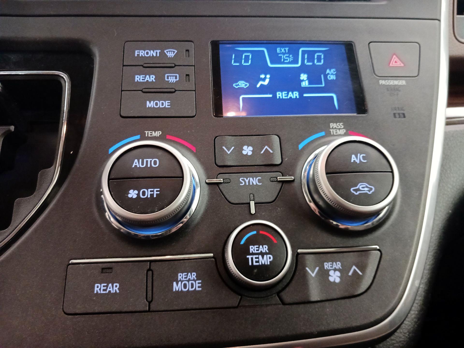 Thumbnail: 2015 Toyota Sienna - 17