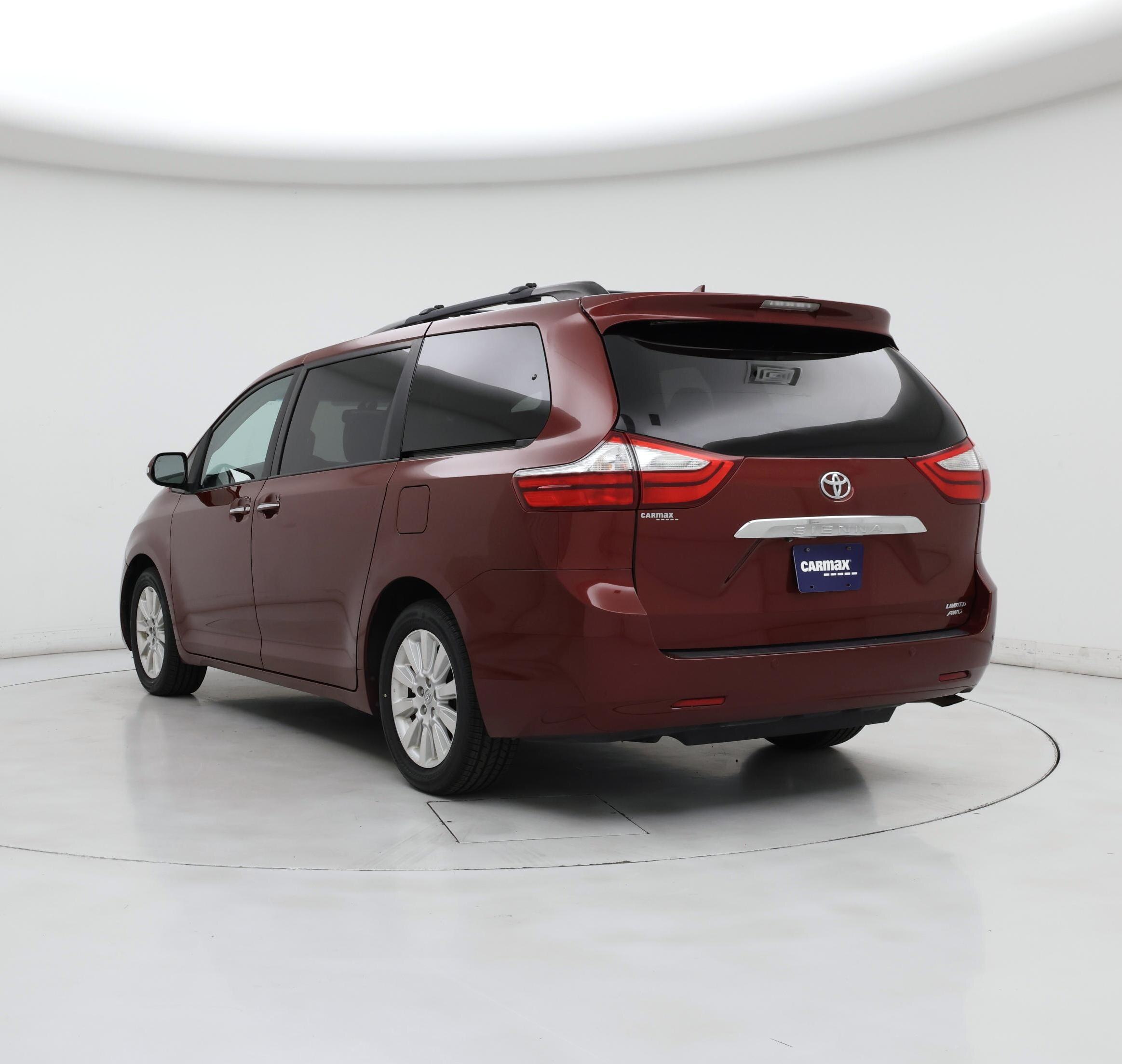 Thumbnail: 2015 Toyota Sienna - 2