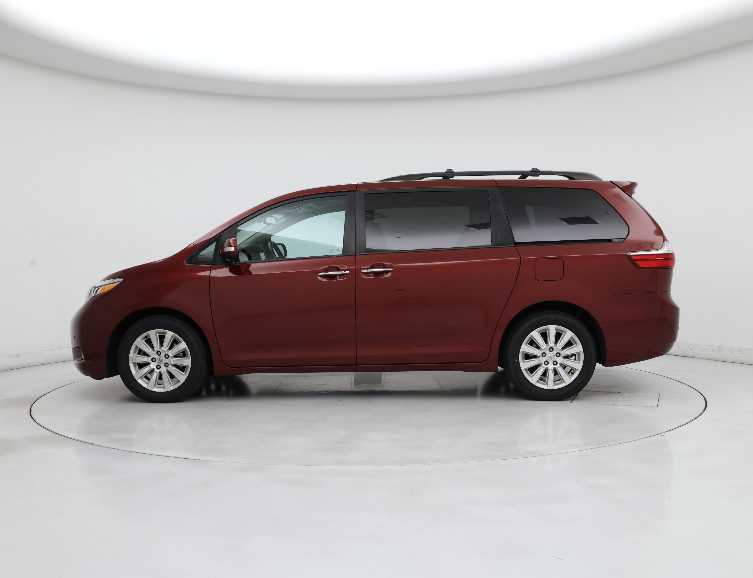 Thumbnail: 2015 Toyota Sienna - 3