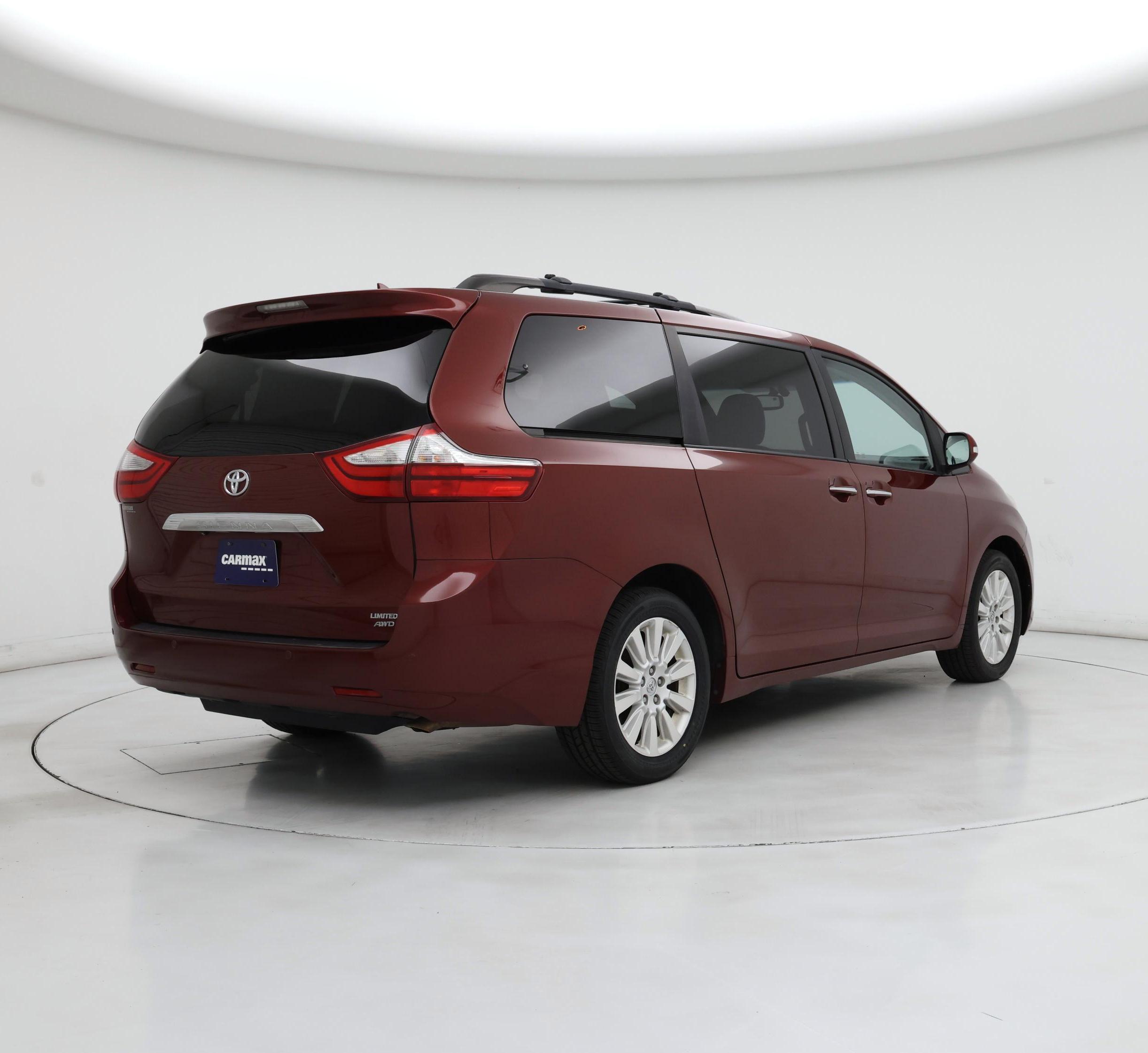Thumbnail: 2015 Toyota Sienna - 8