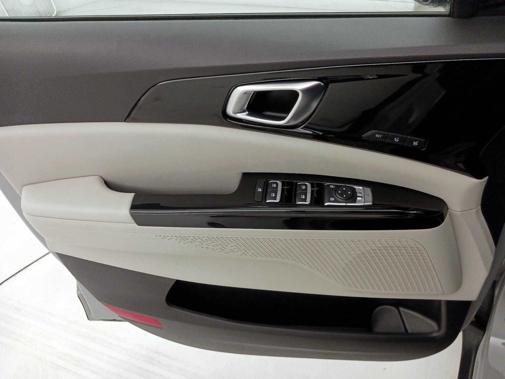 Thumbnail: 2024 Kia Carnival - 12