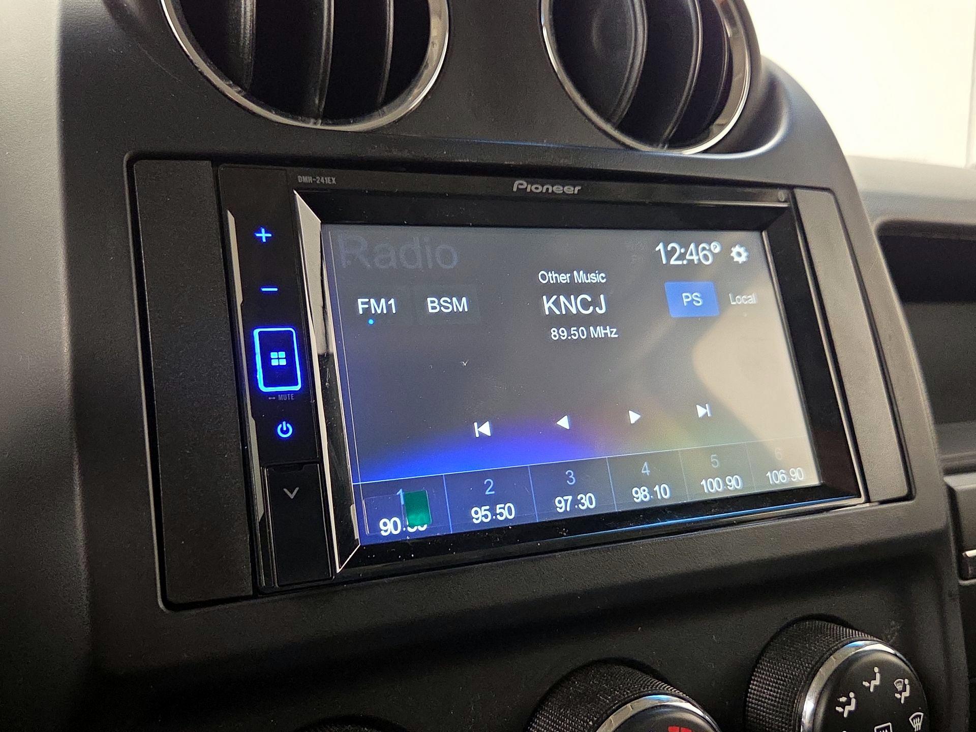 Thumbnail: 2015 Jeep Patriot - 13