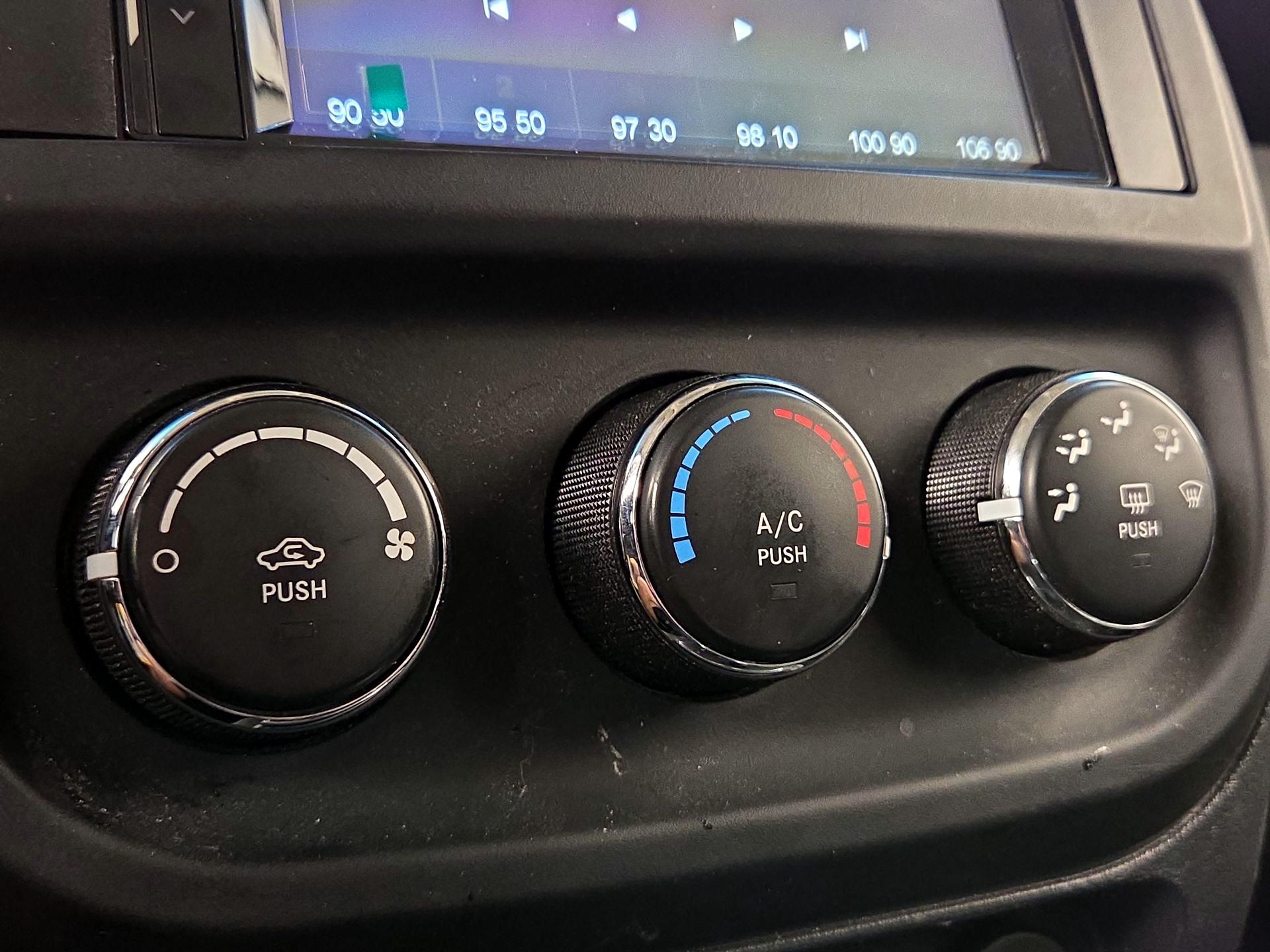 Thumbnail: 2015 Jeep Patriot - 14