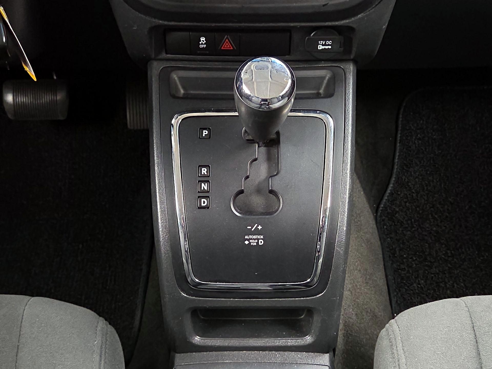 Thumbnail: 2015 Jeep Patriot - 15