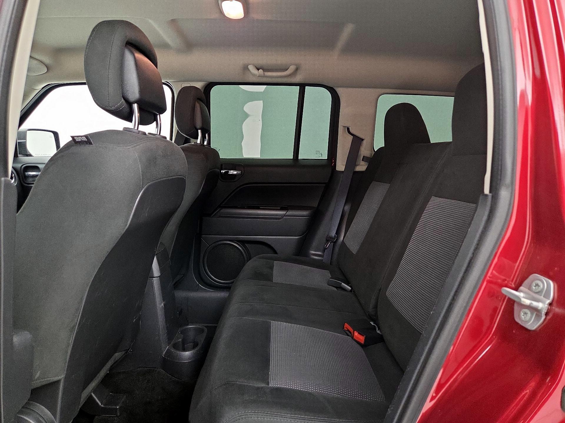 Thumbnail: 2015 Jeep Patriot - 16