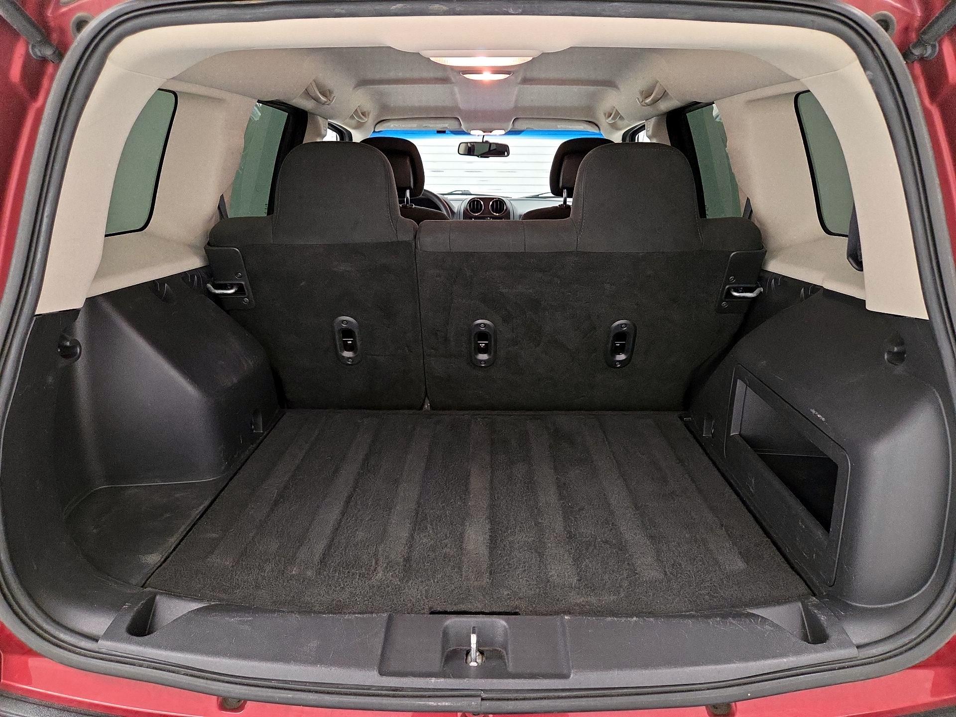 Thumbnail: 2015 Jeep Patriot - 17