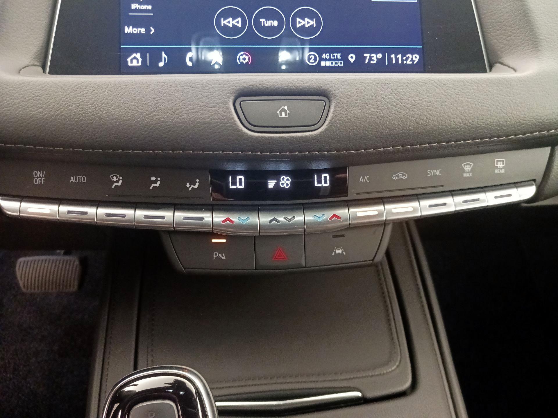 Thumbnail: 2023 Cadillac XT4 - 17
