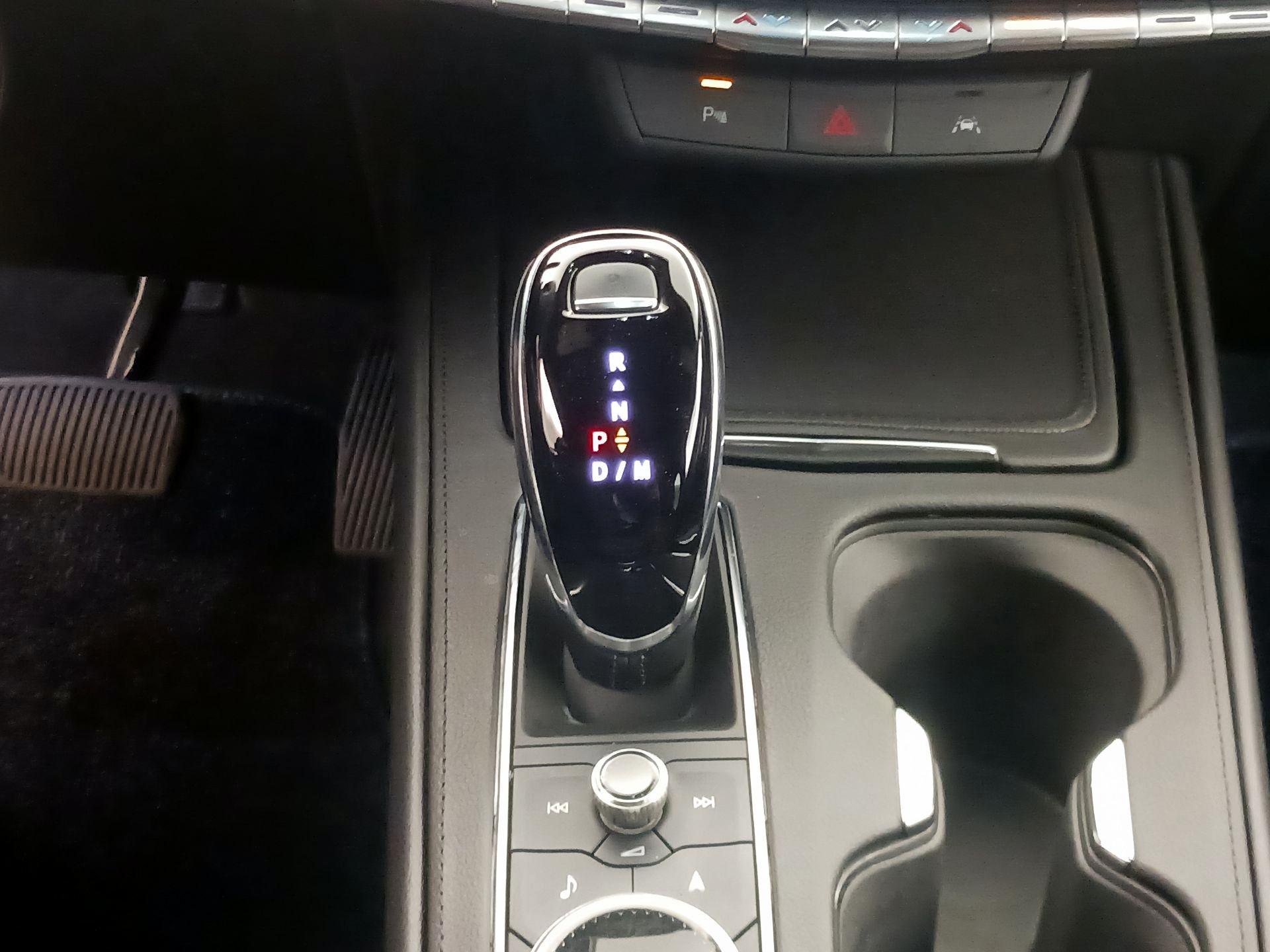 Thumbnail: 2023 Cadillac XT4 - 18