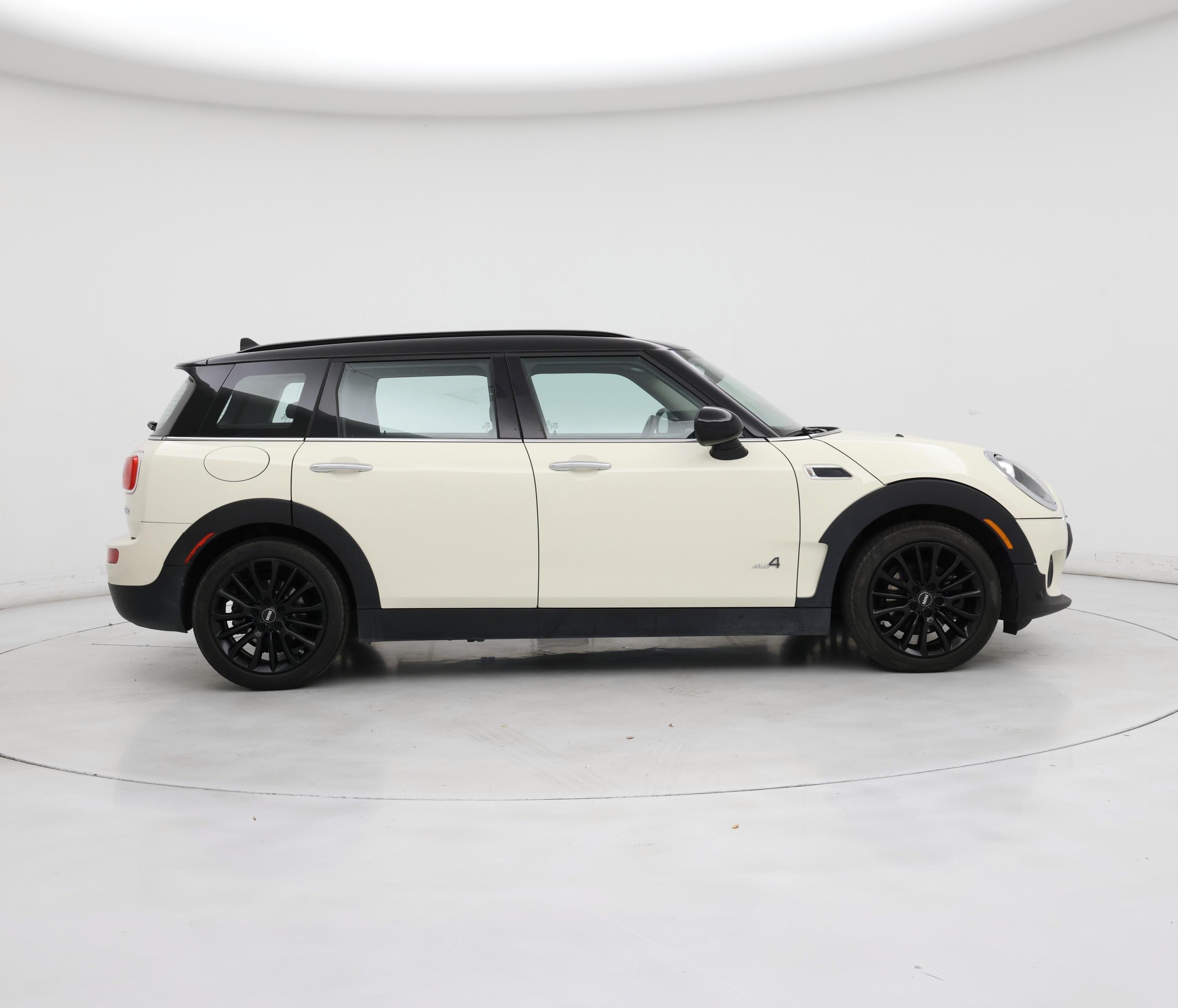 Thumbnail: 2017 MINI Cooper Clubman - 7