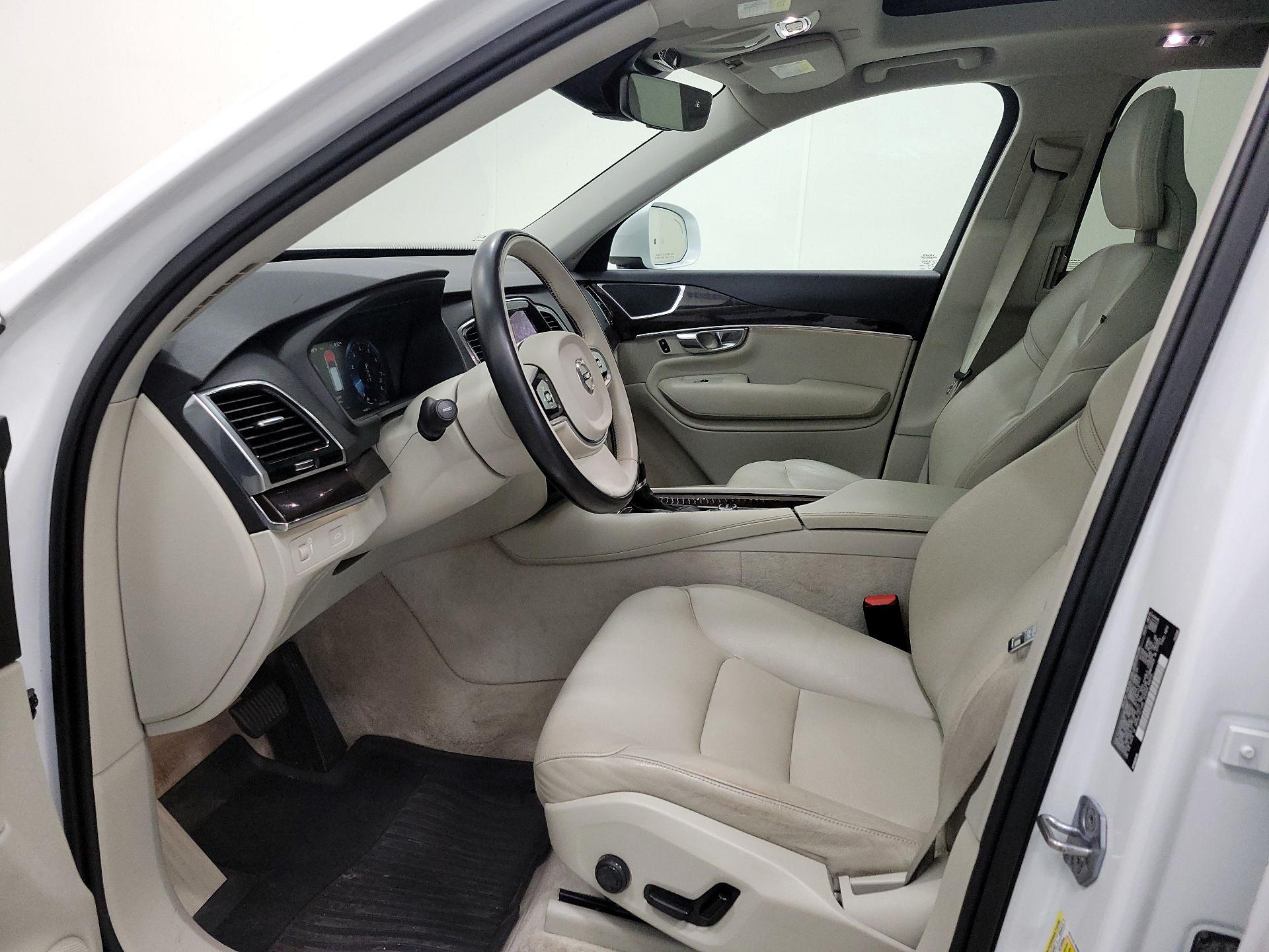 Thumbnail: 2016 Volvo XC90 - 11