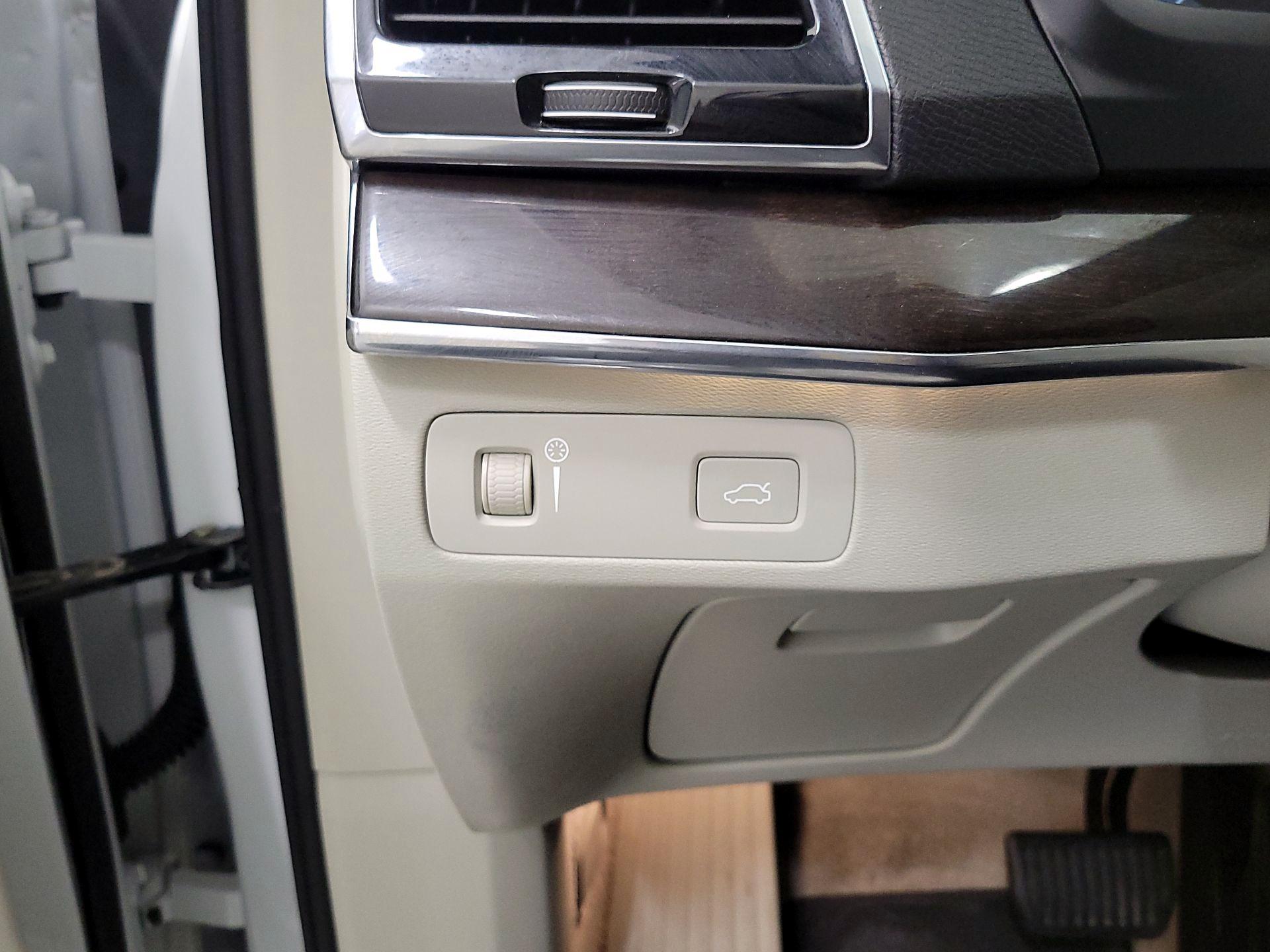 Thumbnail: 2016 Volvo XC90 - 13