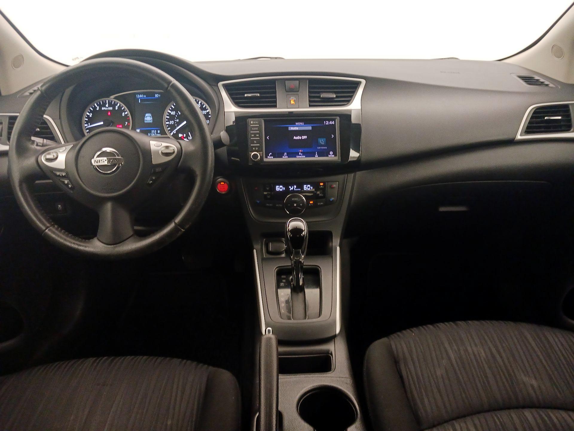 Thumbnail: 2019 Nissan Sentra - 9