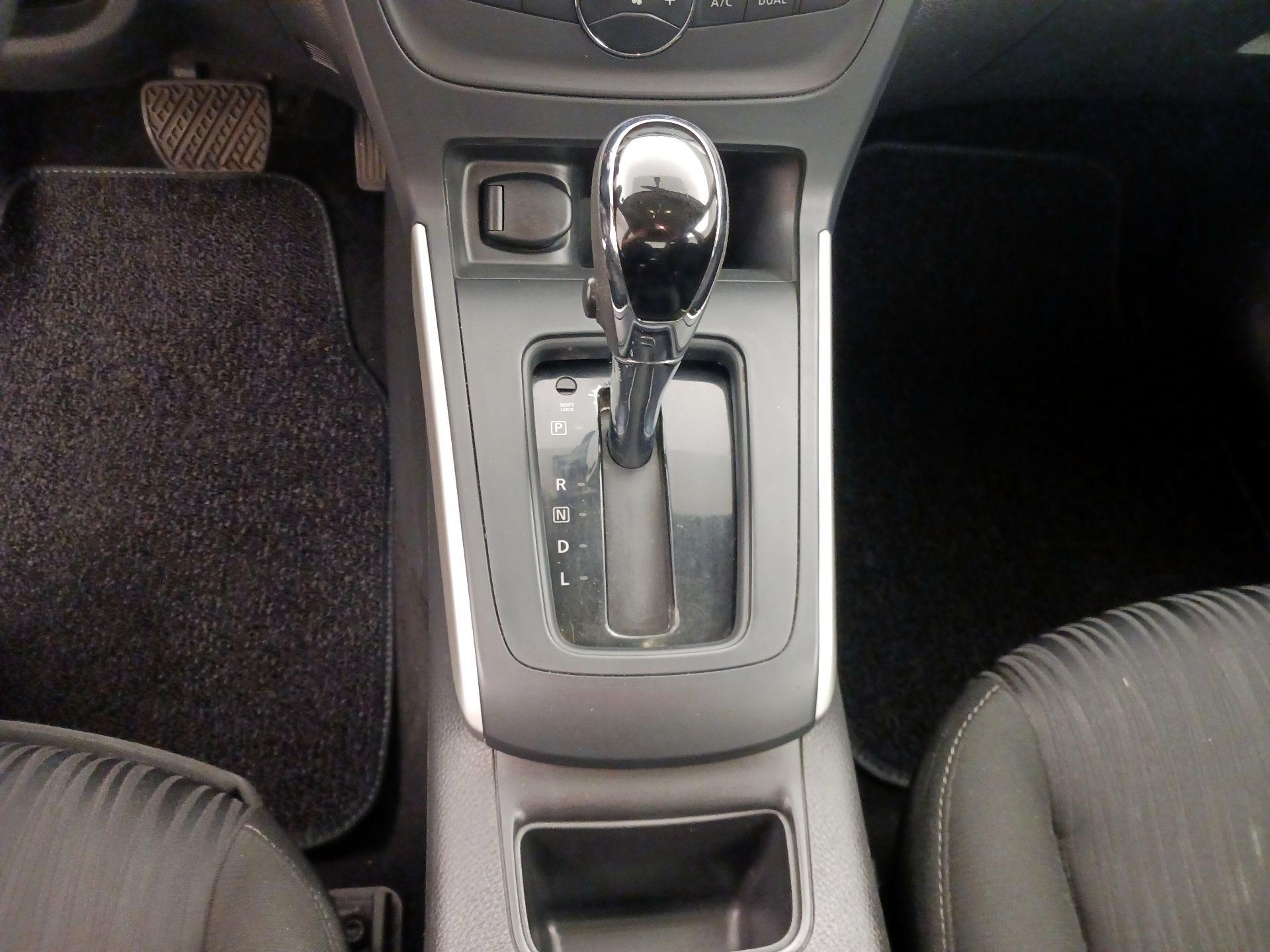 Thumbnail: 2019 Nissan Sentra - 17