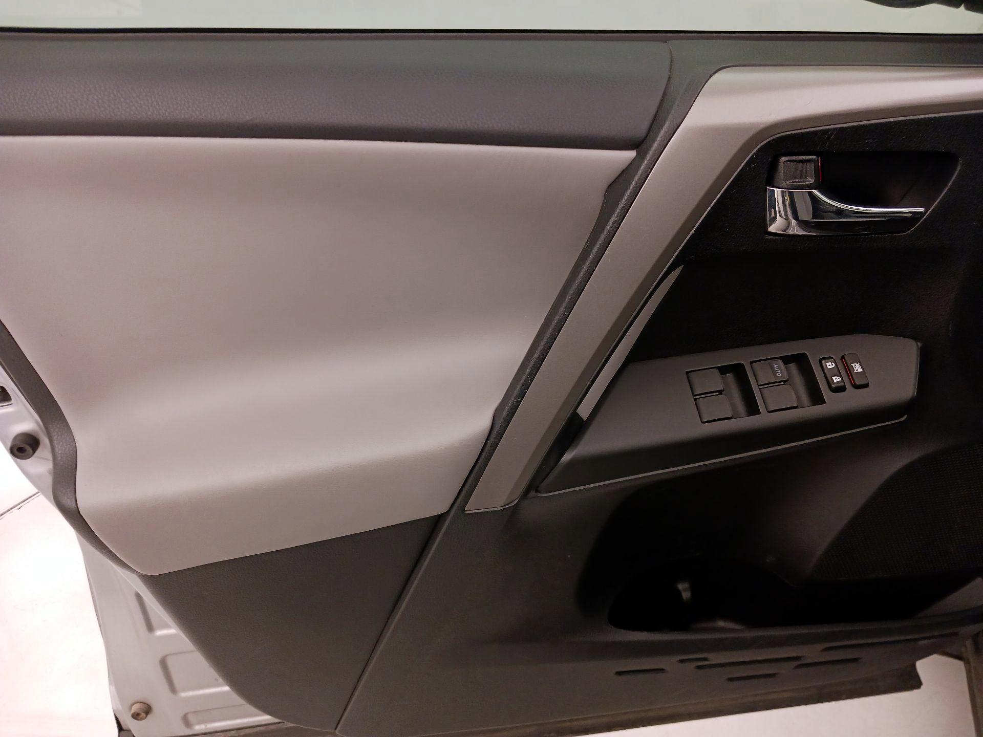 Thumbnail: 2017 Toyota RAV4 - 12