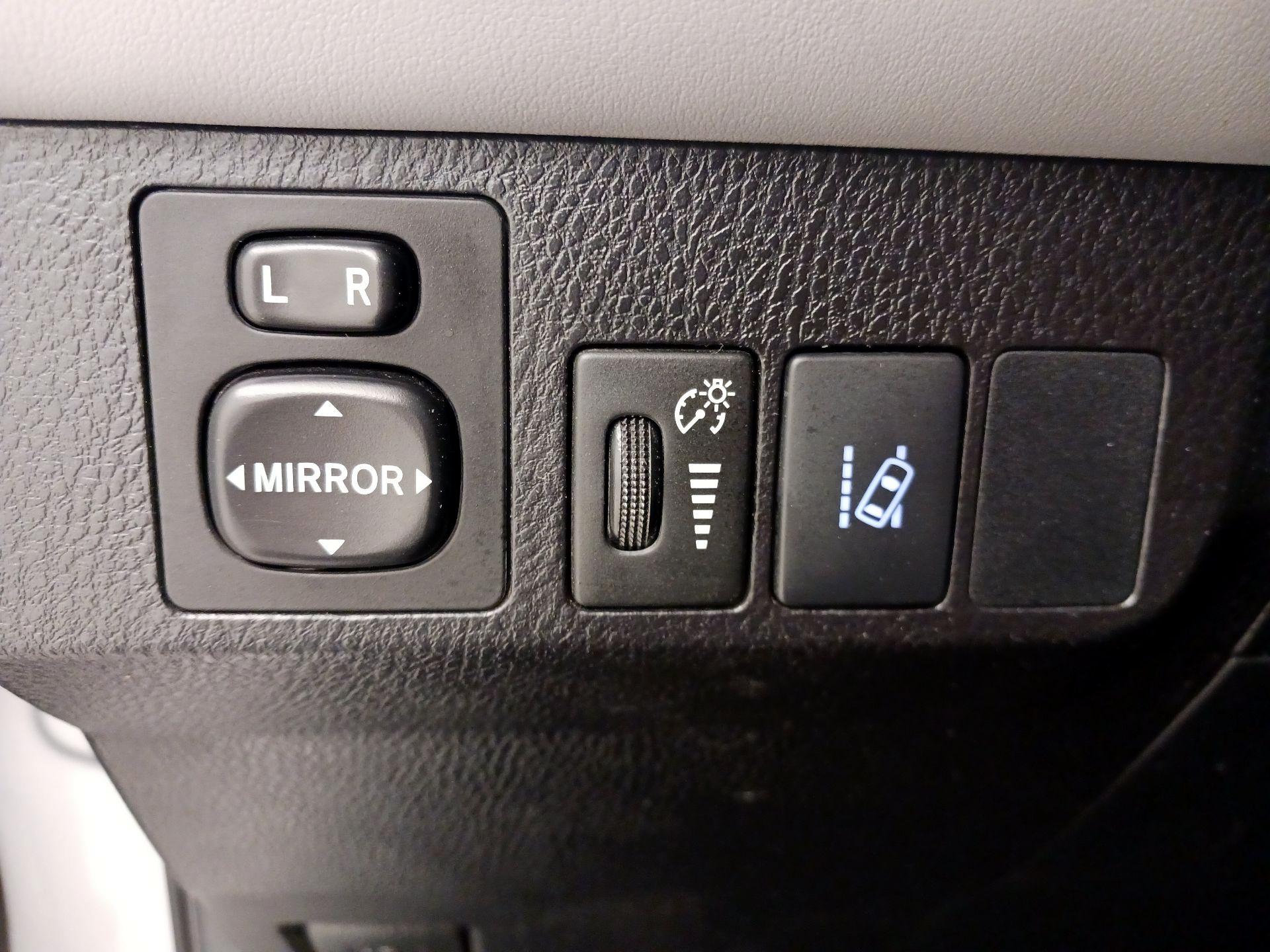 Thumbnail: 2017 Toyota RAV4 - 13