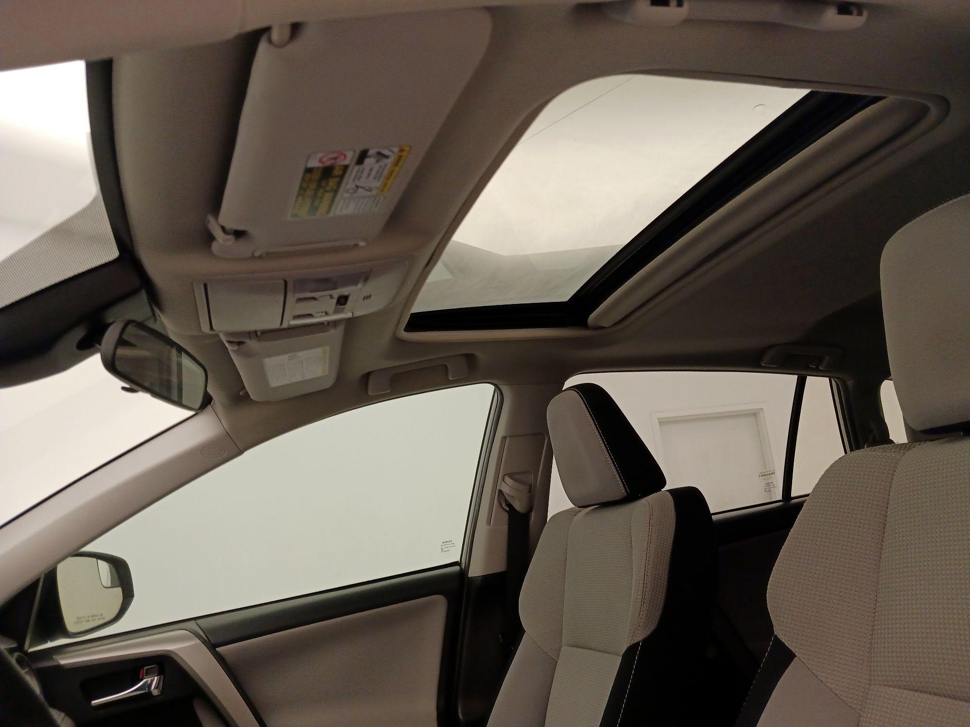 Thumbnail: 2017 Toyota RAV4 - 19