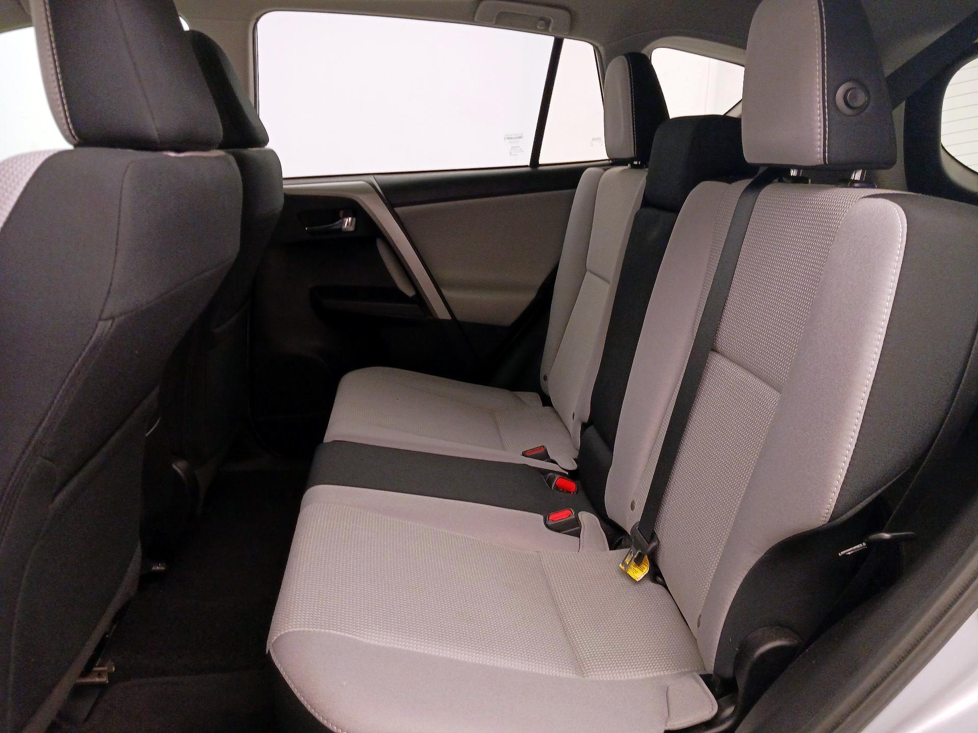Thumbnail: 2017 Toyota RAV4 - 20