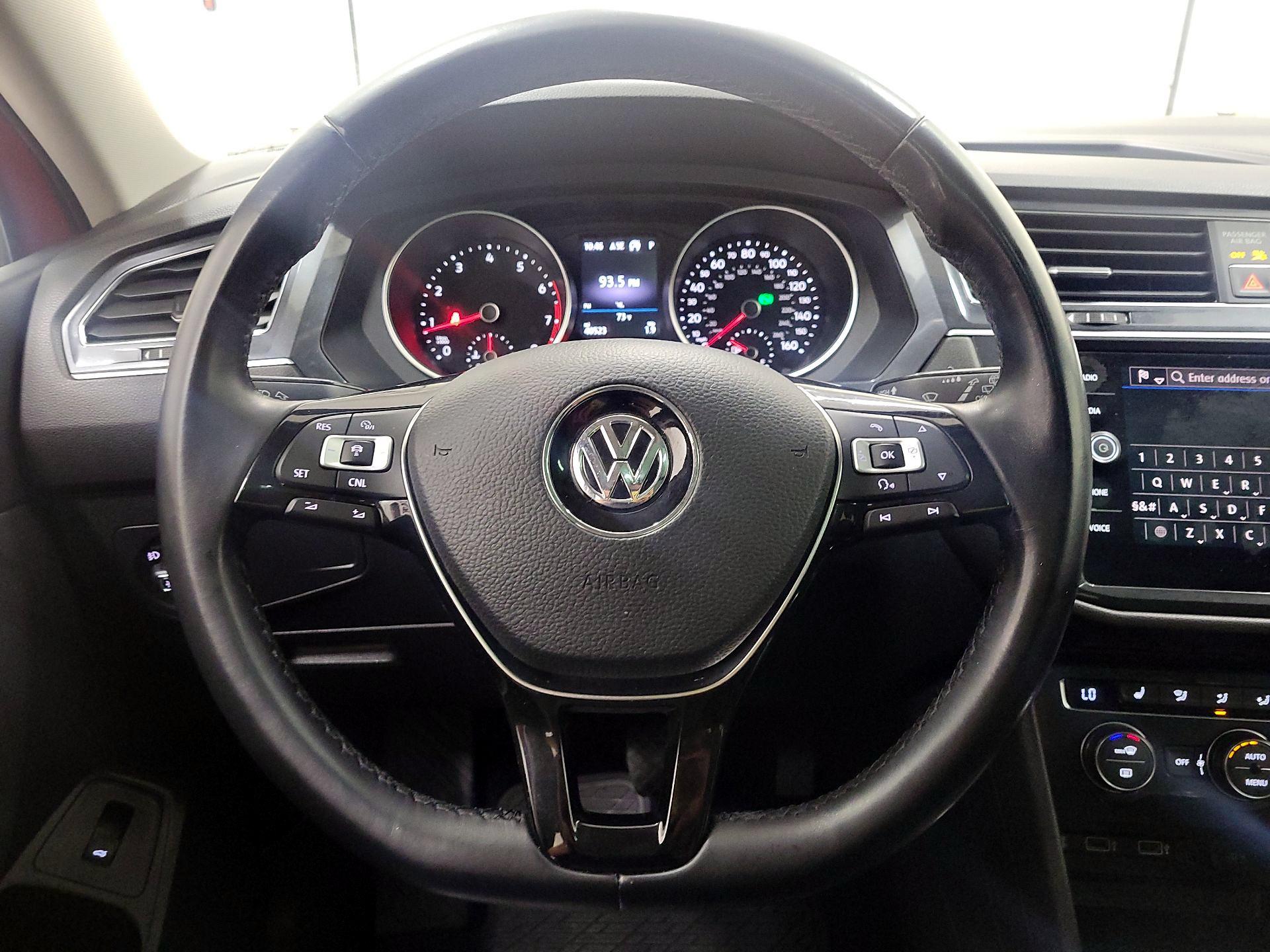 Thumbnail: 2018 Volkswagen Tiguan - 10