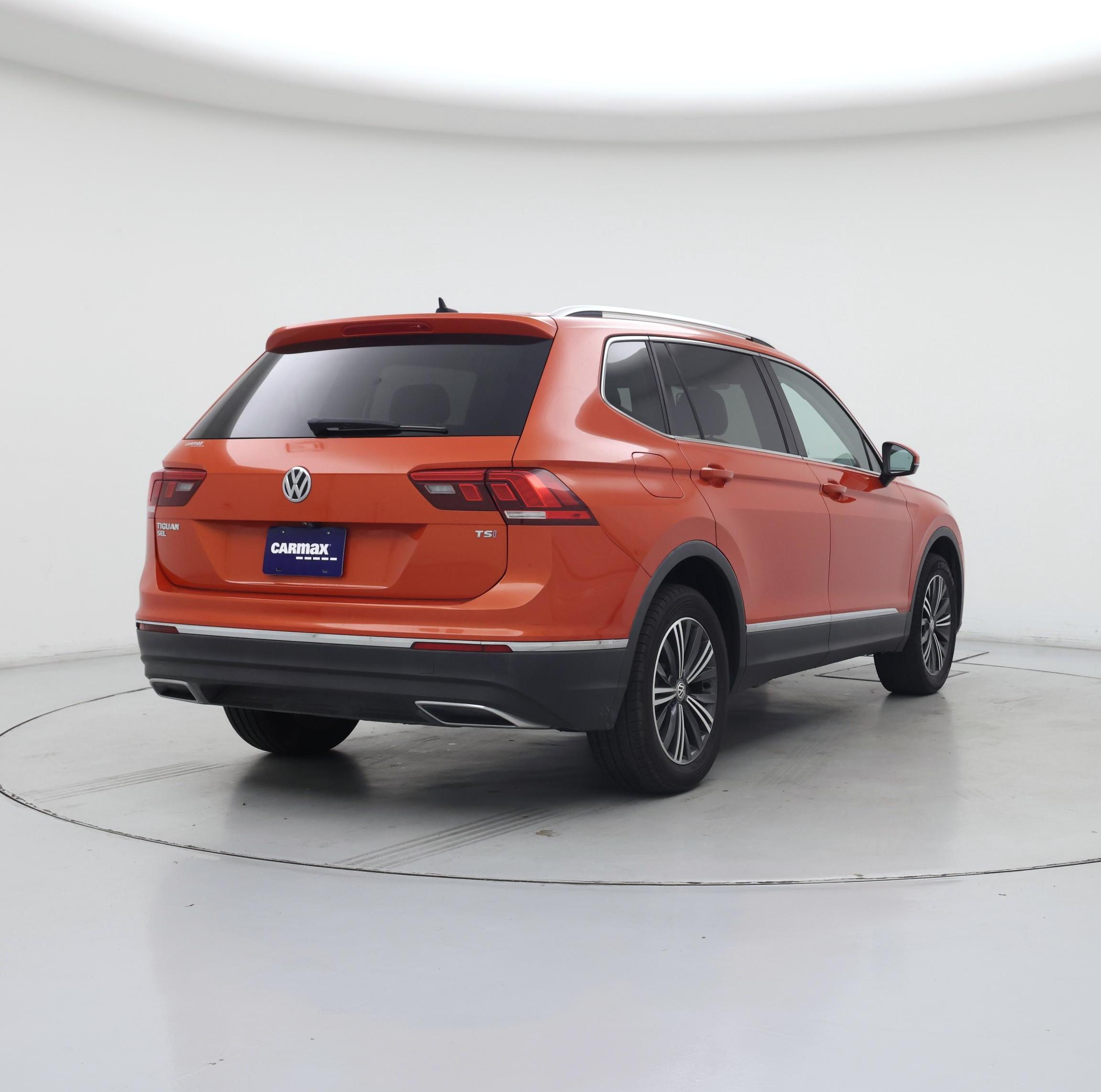 Thumbnail: 2018 Volkswagen Tiguan - 8