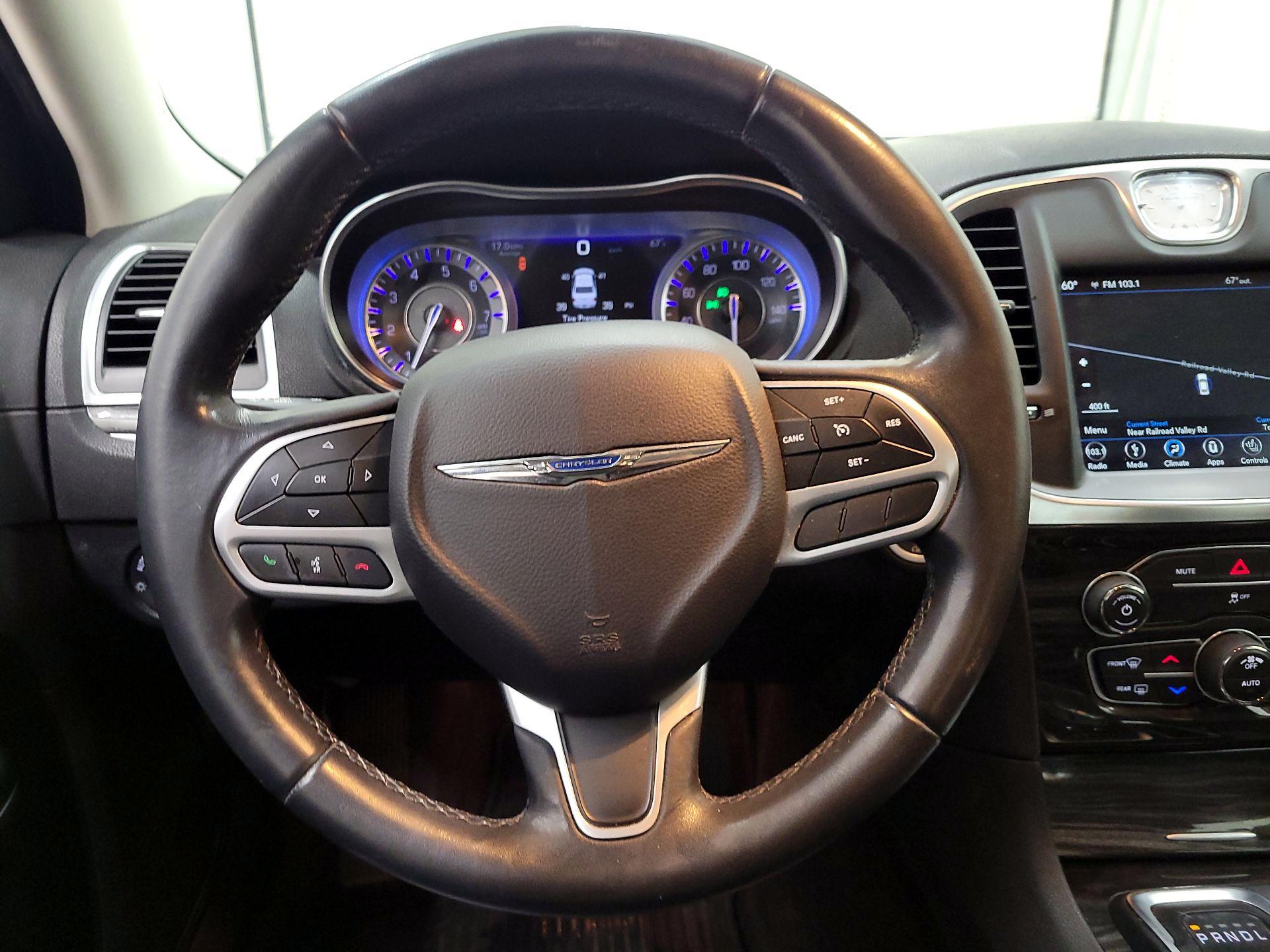 Thumbnail: 2018 Chrysler 300 - 10