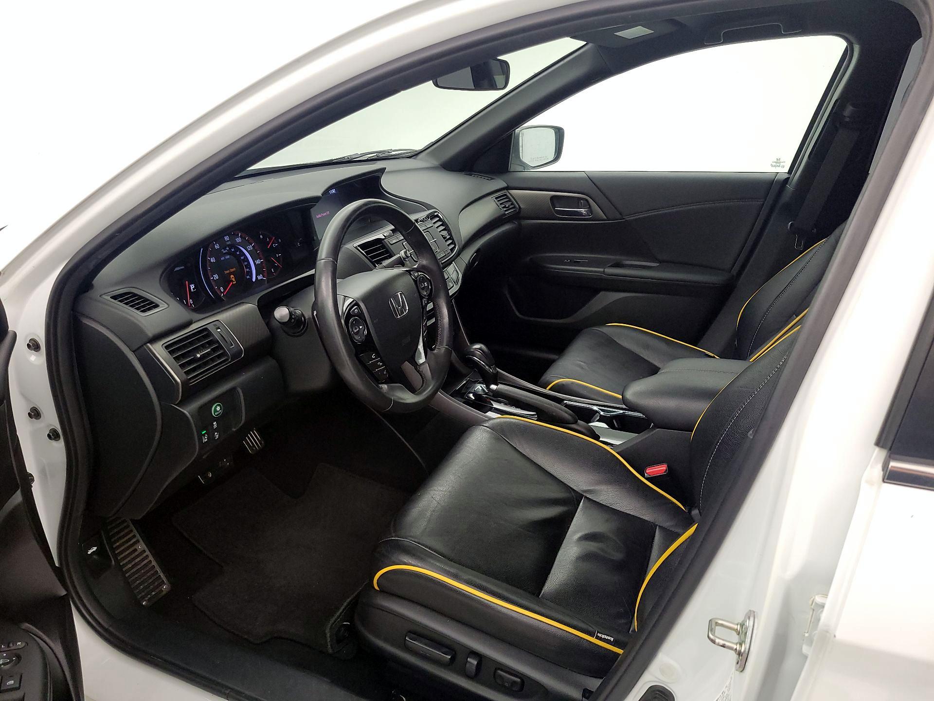 Thumbnail: 2016 Honda Accord - 11