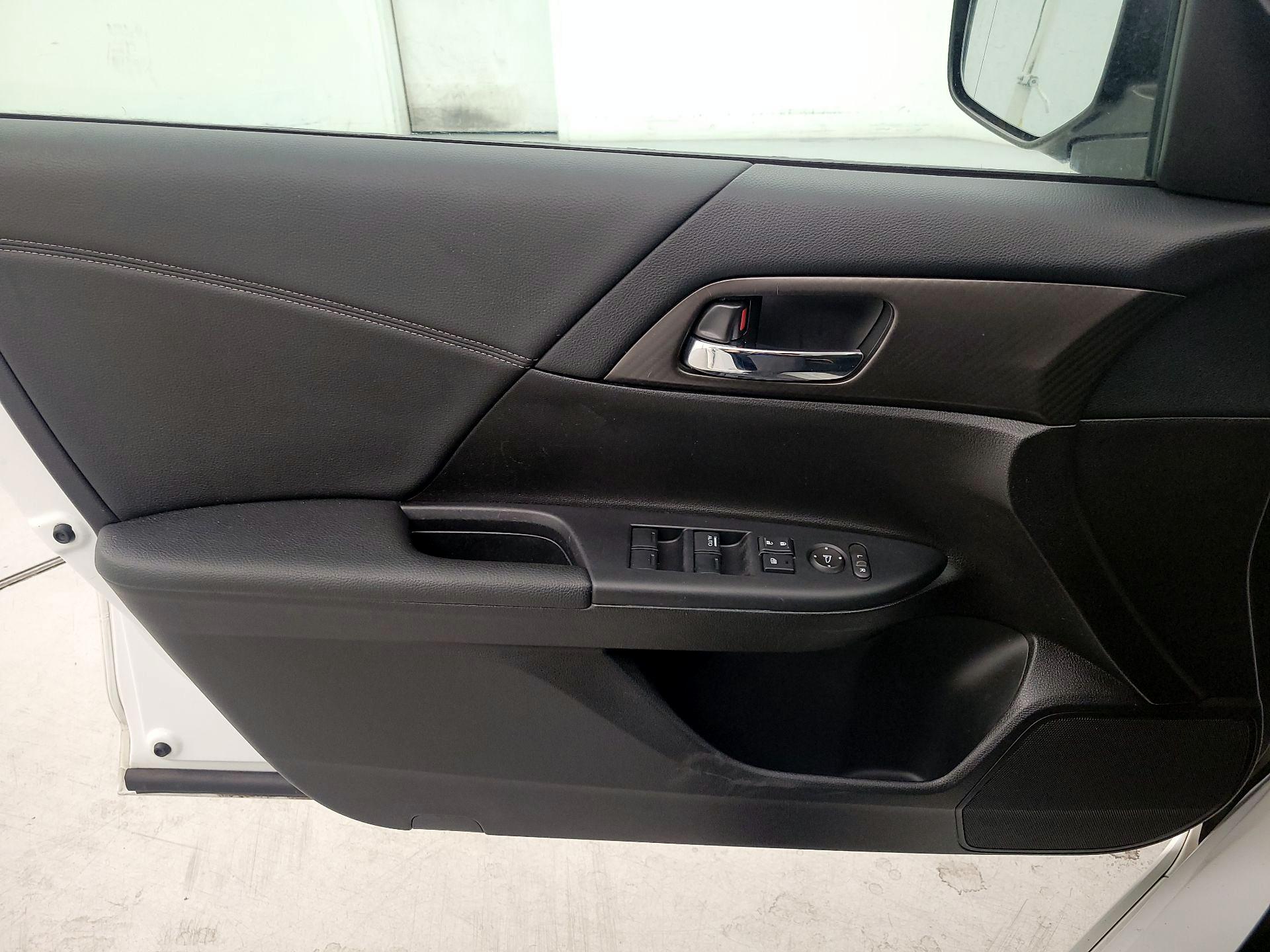 Thumbnail: 2016 Honda Accord - 12