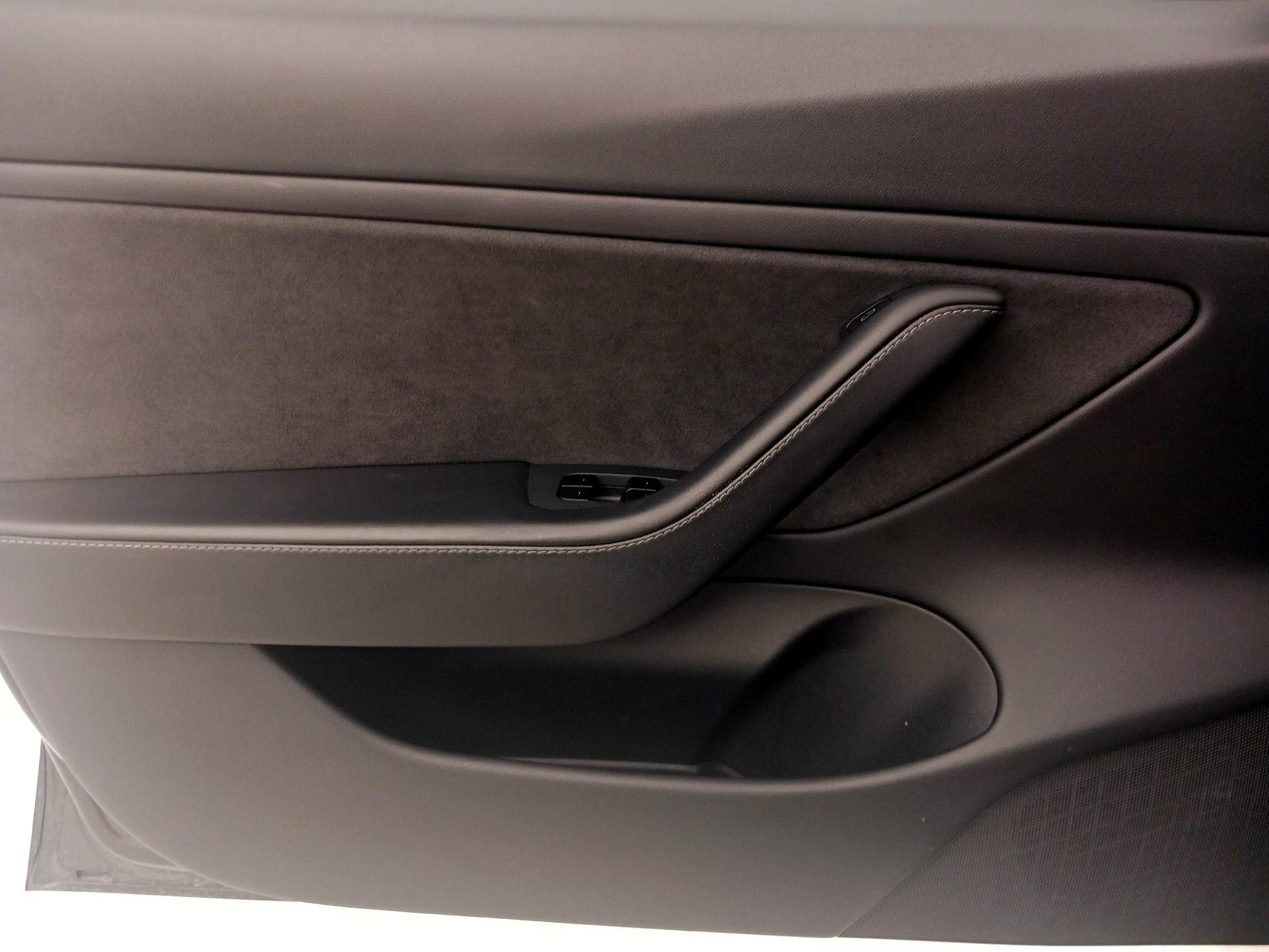 Thumbnail: 2021 Tesla Model 3 - 12
