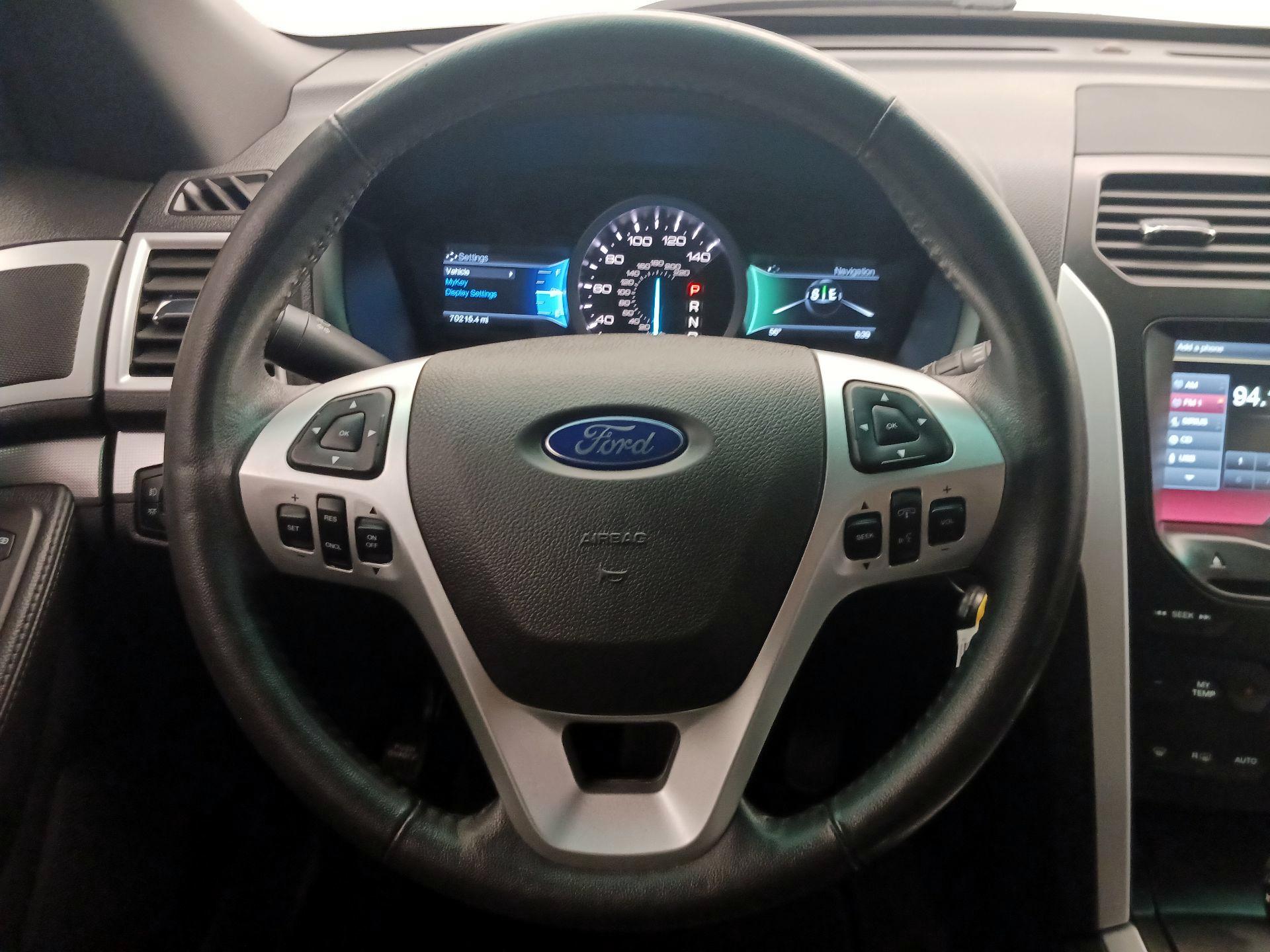 Thumbnail: 2014 Ford Explorer - 10