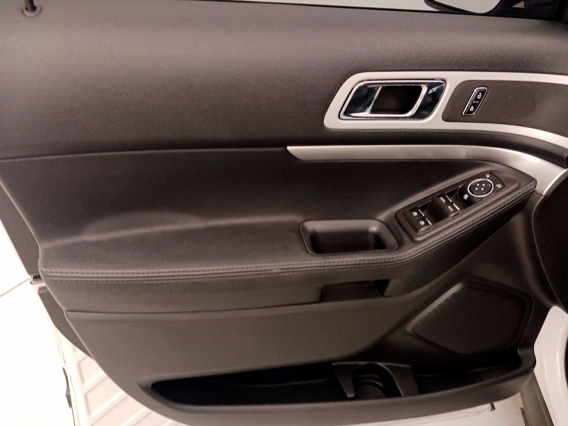 Thumbnail: 2014 Ford Explorer - 12