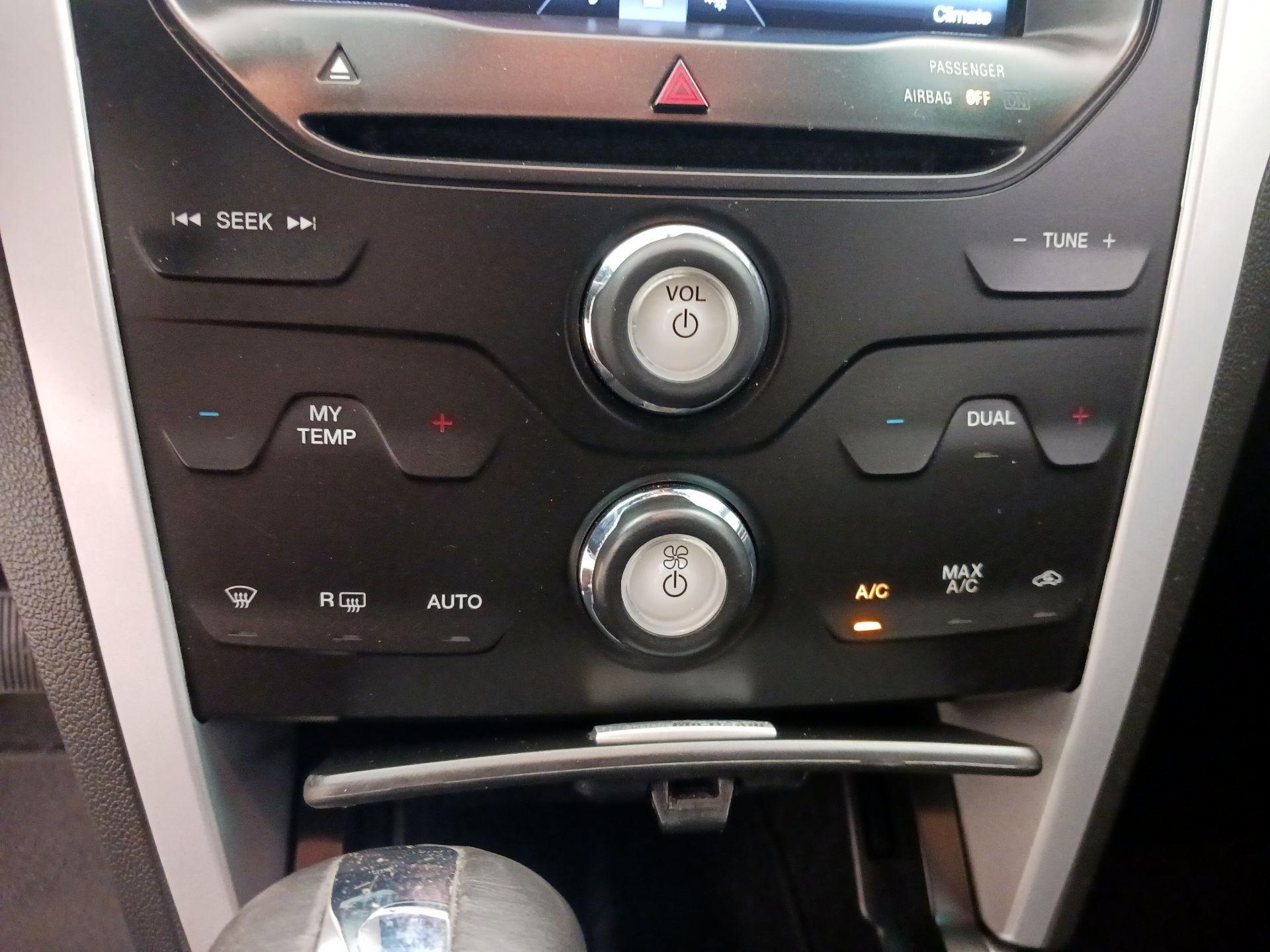 Thumbnail: 2014 Ford Explorer - 16