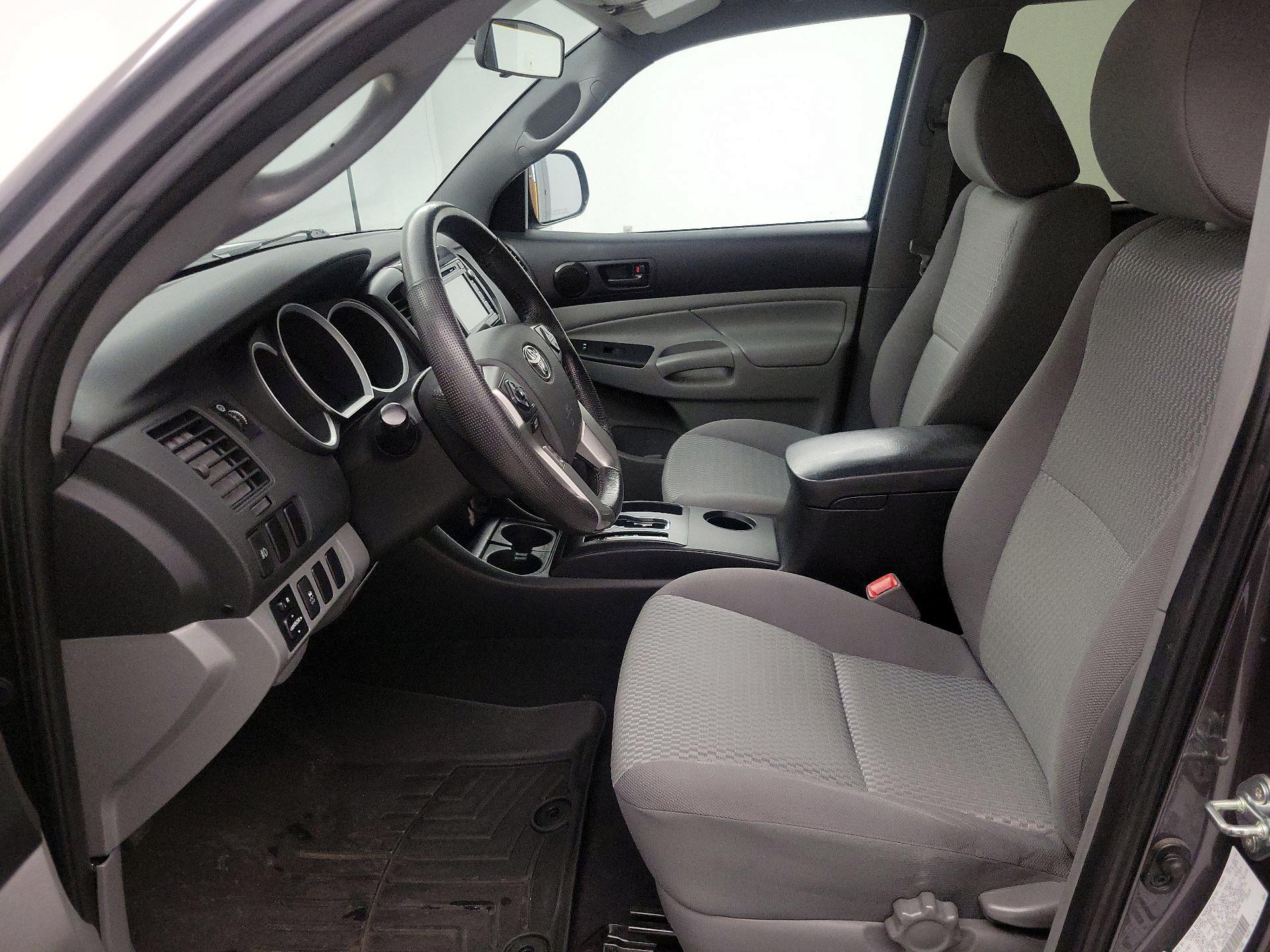Thumbnail: 2014 Toyota Tacoma - 11