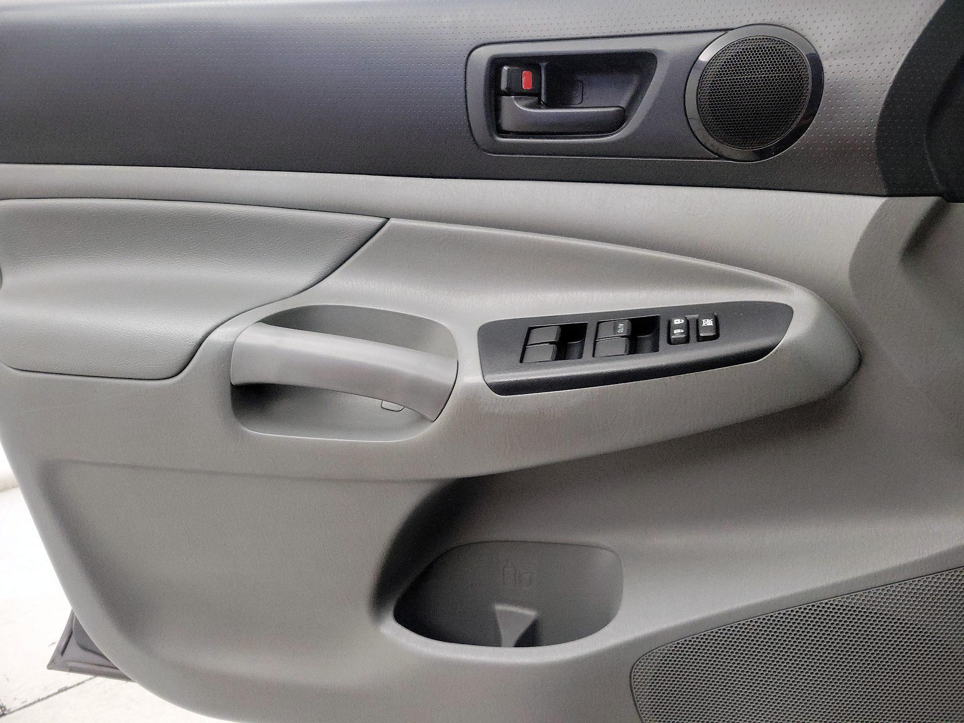 Thumbnail: 2014 Toyota Tacoma - 12