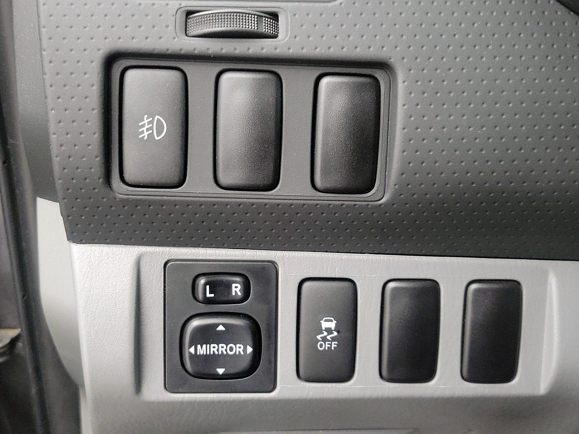 Thumbnail: 2014 Toyota Tacoma - 13