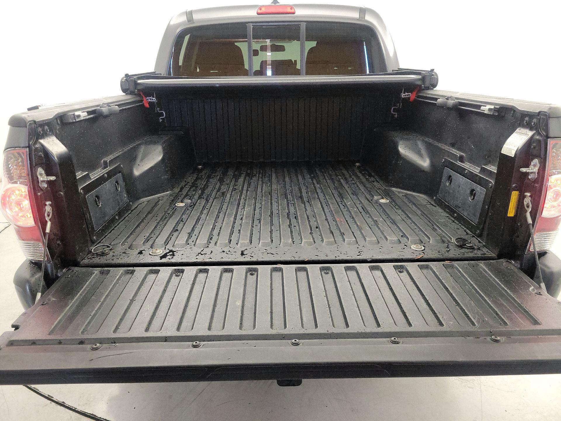 Thumbnail: 2014 Toyota Tacoma - 19